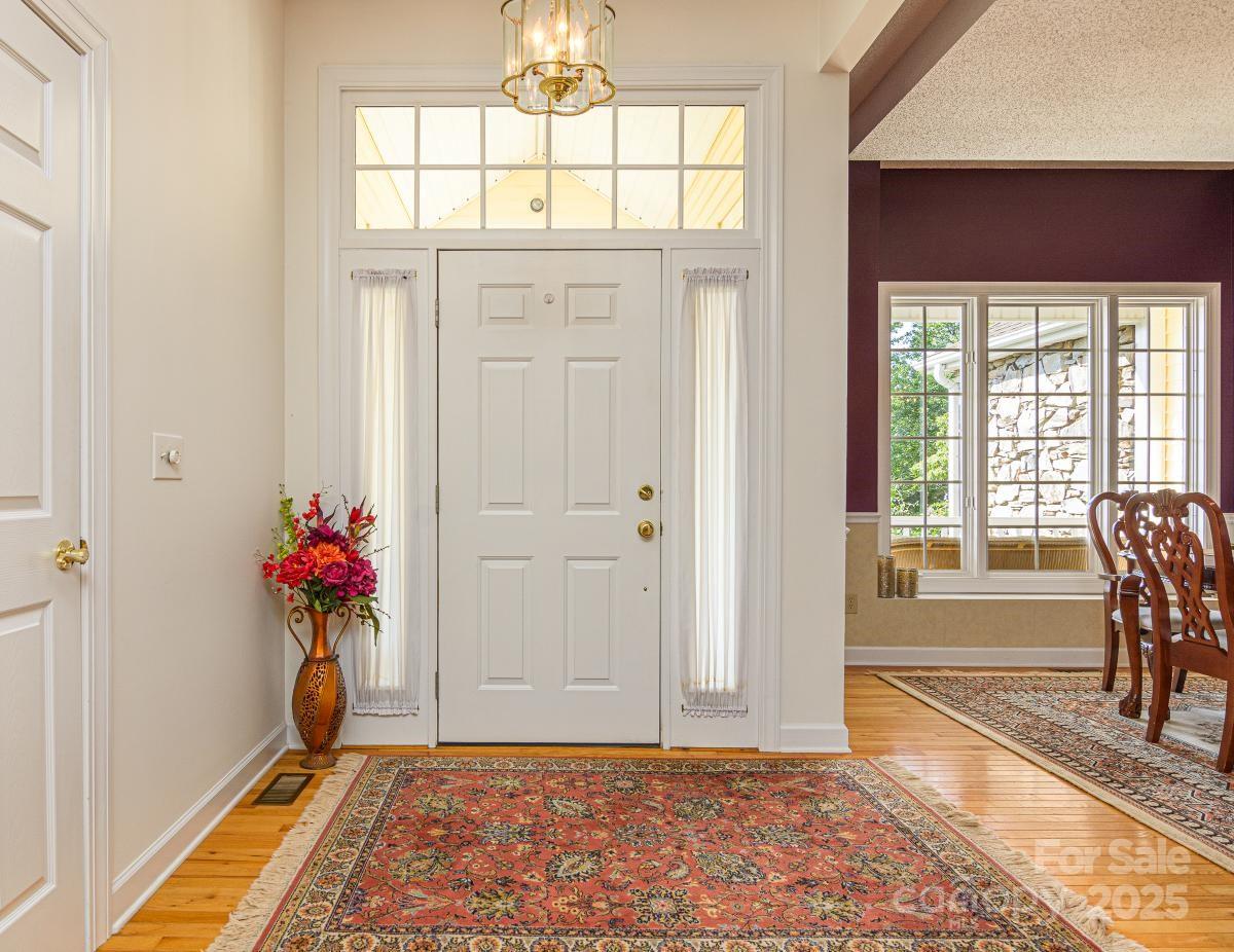 Hendersonville, North Carolina, 28739, United States, 3 Bedrooms Bedrooms, ,2 BathroomsBathrooms,Residential,For Sale,1974485