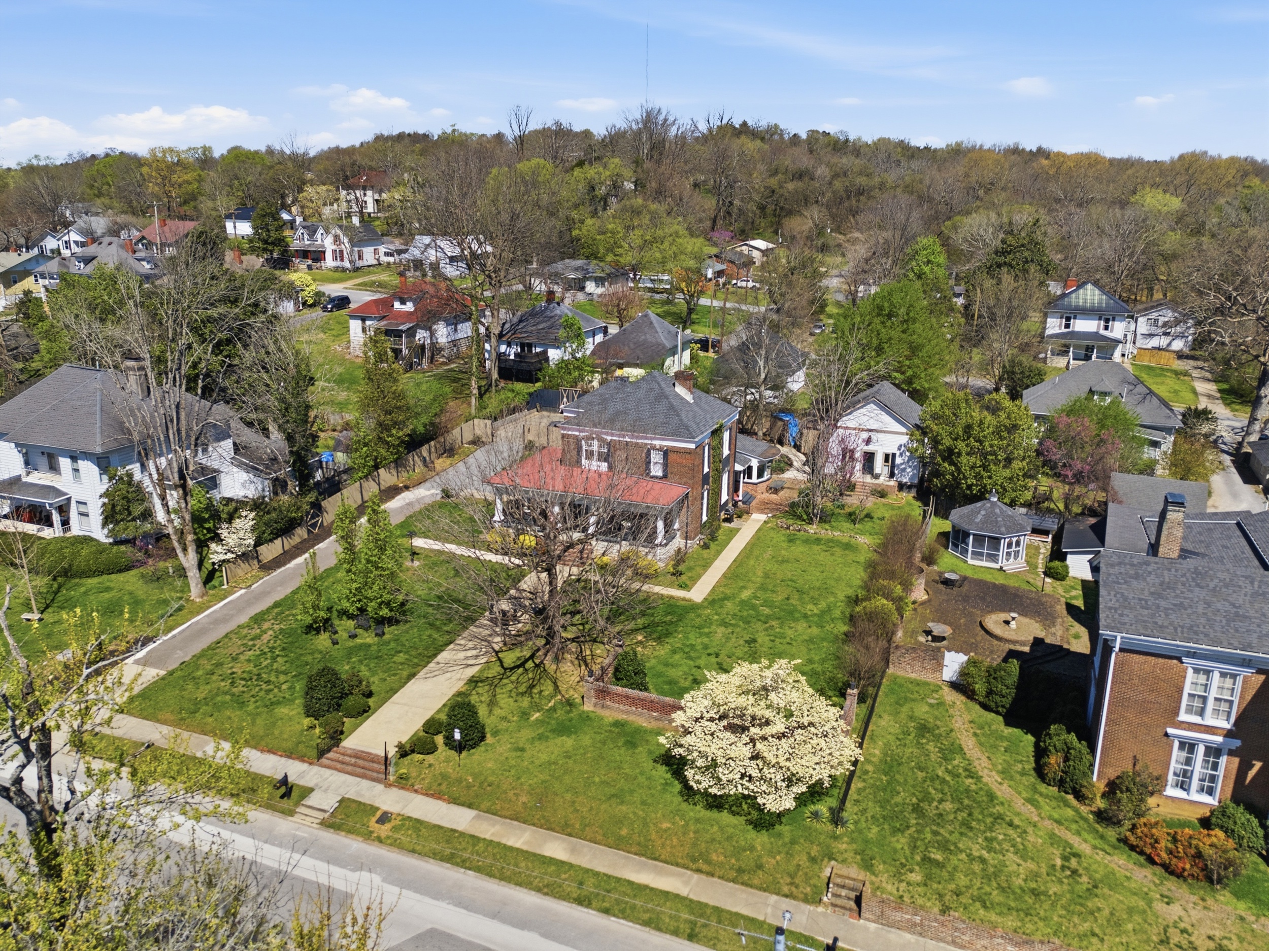  404 Washington Street East, Fayetteville, TN 37334 - 物件實景