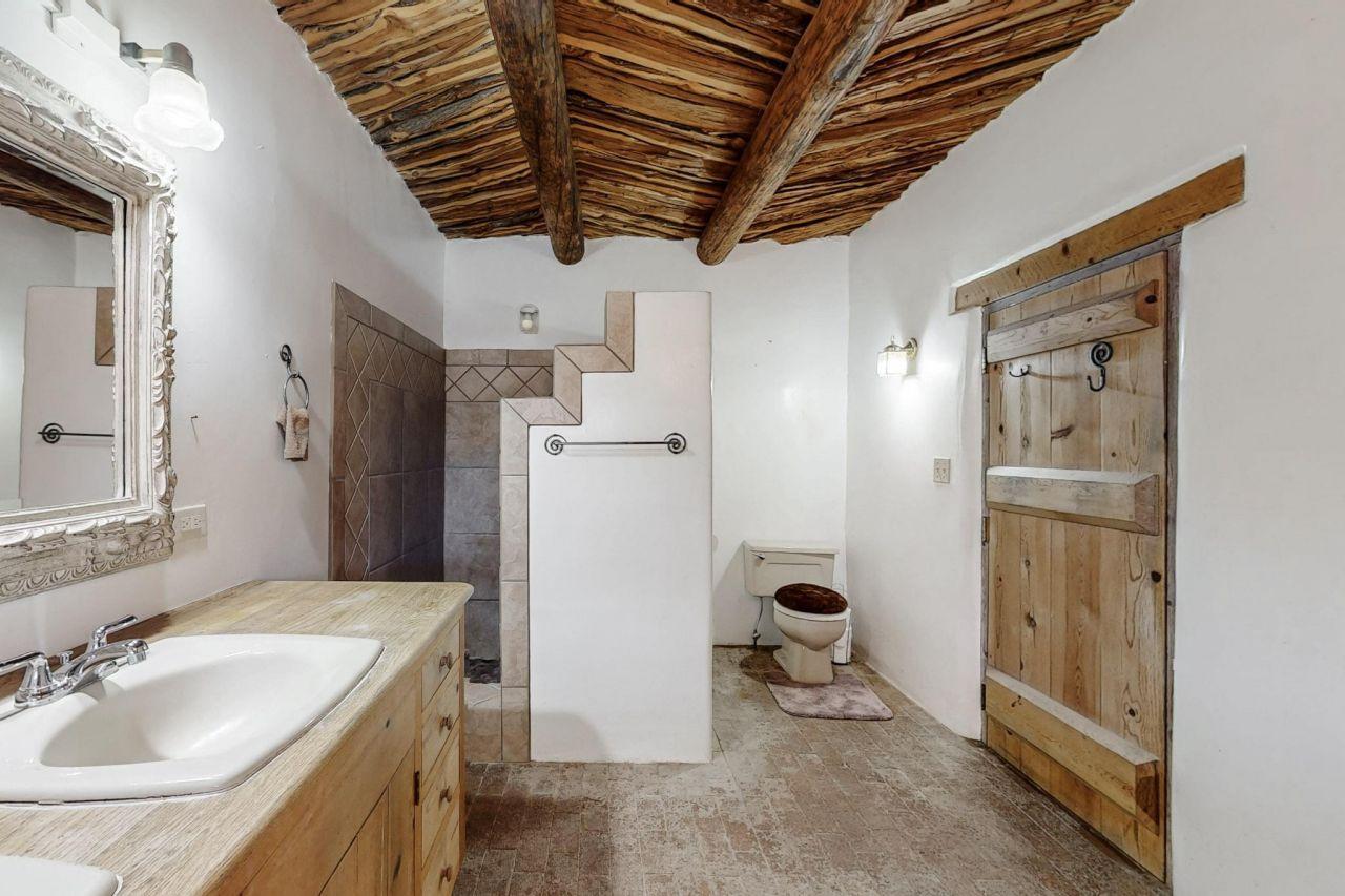 Espanola, New Mexico, 87532, United States, 5 Bedrooms Bedrooms, ,3 BathroomsBathrooms,Residential,For Sale,1762184