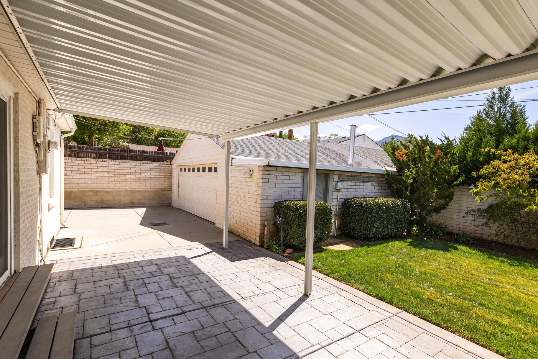  Exceptional Country Club Two-Story - 物件實景