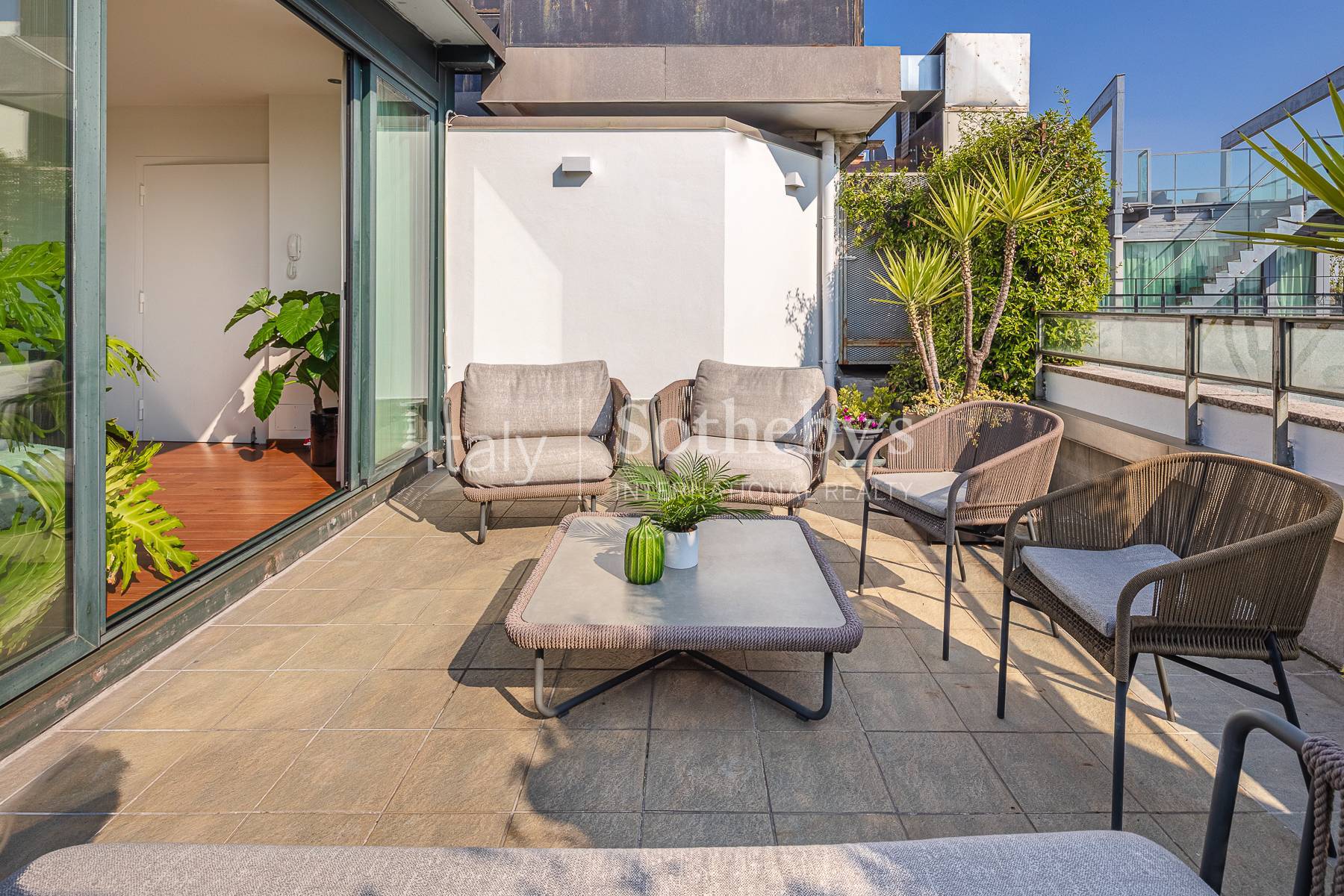  Prestigious penthouse with terrace steps from Montenapoleone - 物件實景