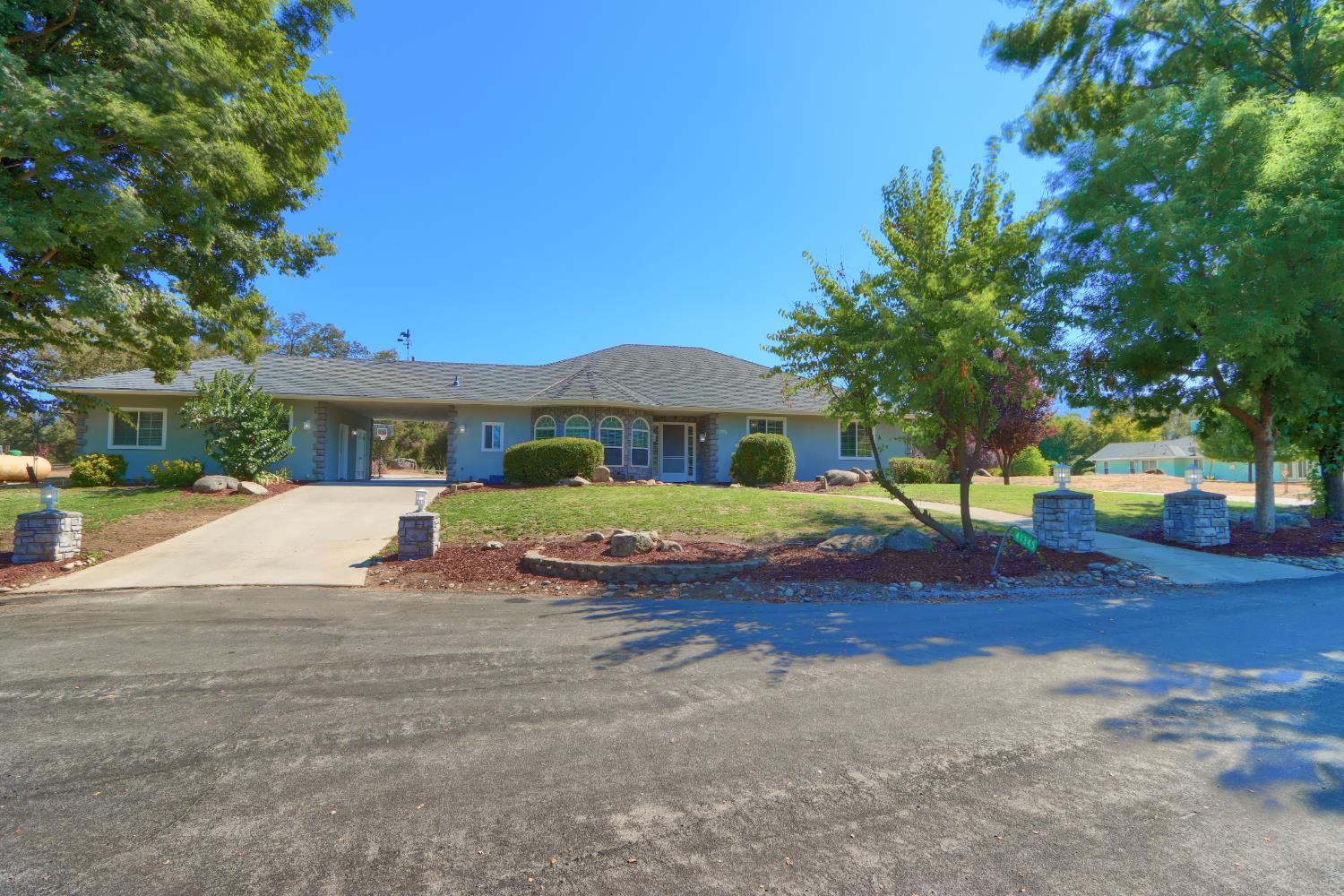 Ahwahnee, California, 93601, United States, 5 Bedrooms Bedrooms, ,4 BathroomsBathrooms,Residential,For Sale,2043706