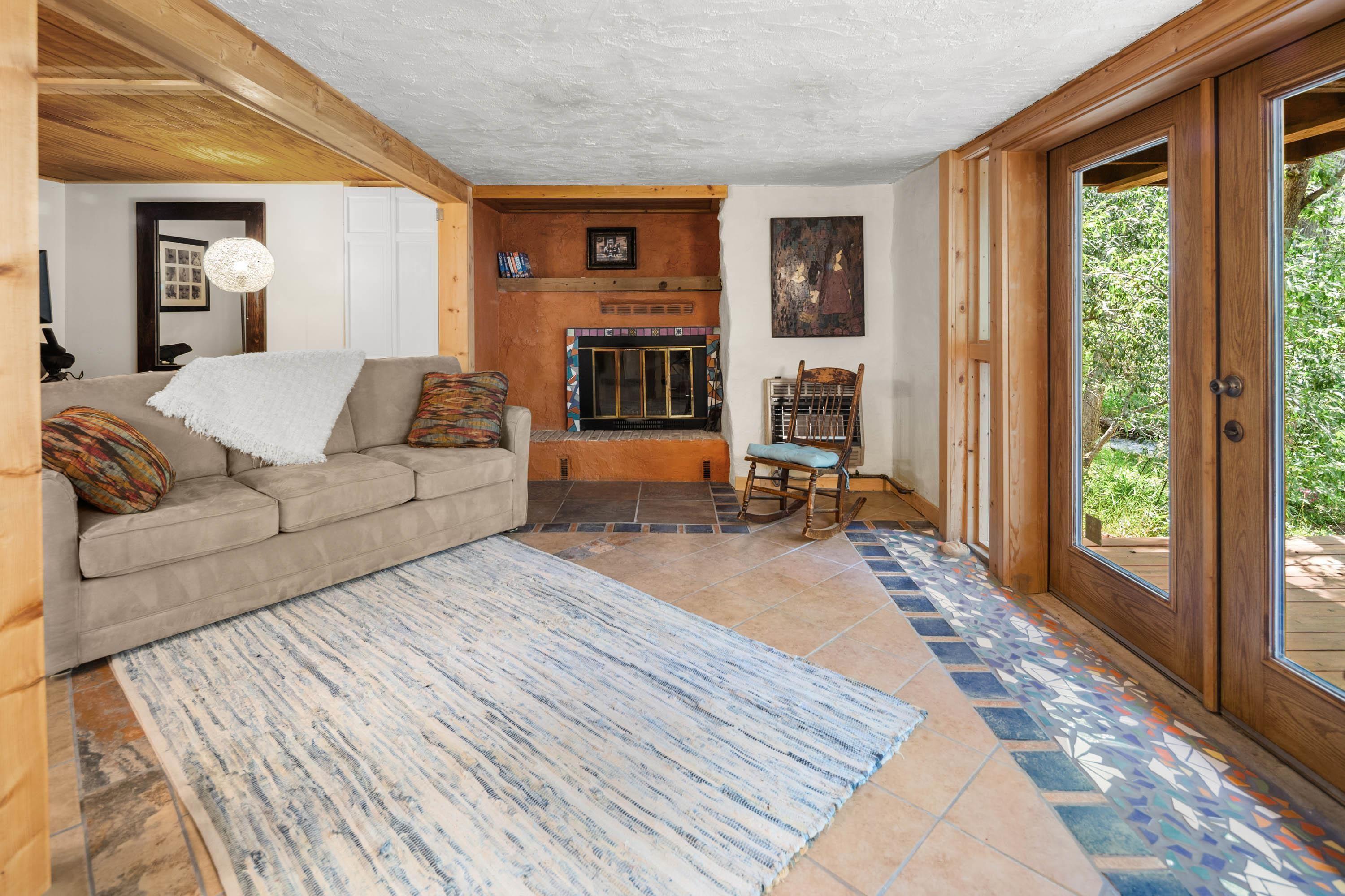 Questa, New Mexico, 87556, United States, 2 Bedrooms Bedrooms, ,3 BathroomsBathrooms,Residential,For Sale,1916841