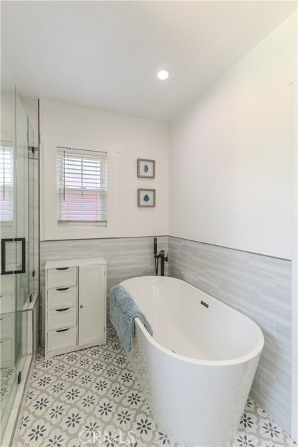 Lakewood, California, 90712, United States, 3 Bedrooms Bedrooms, ,2 BathroomsBathrooms,Residential,For Sale,1915312