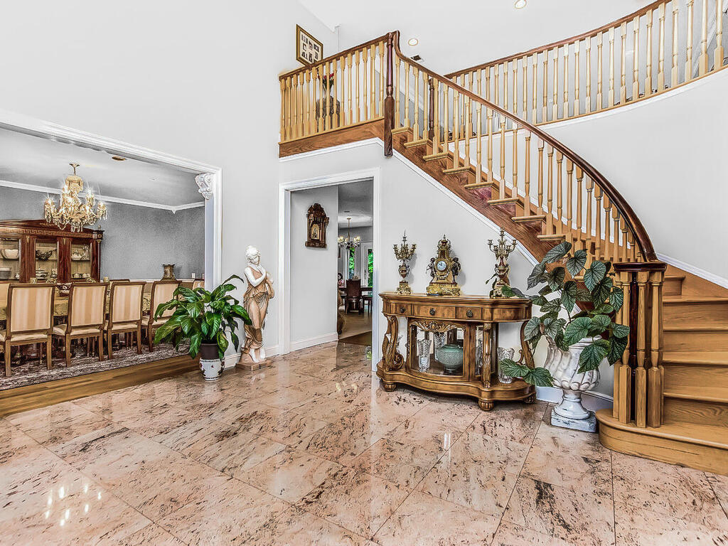 Scarsdale, New York, 10583, United States, 5 Bedrooms Bedrooms, ,6 BathroomsBathrooms,Residential,For Sale,1974207