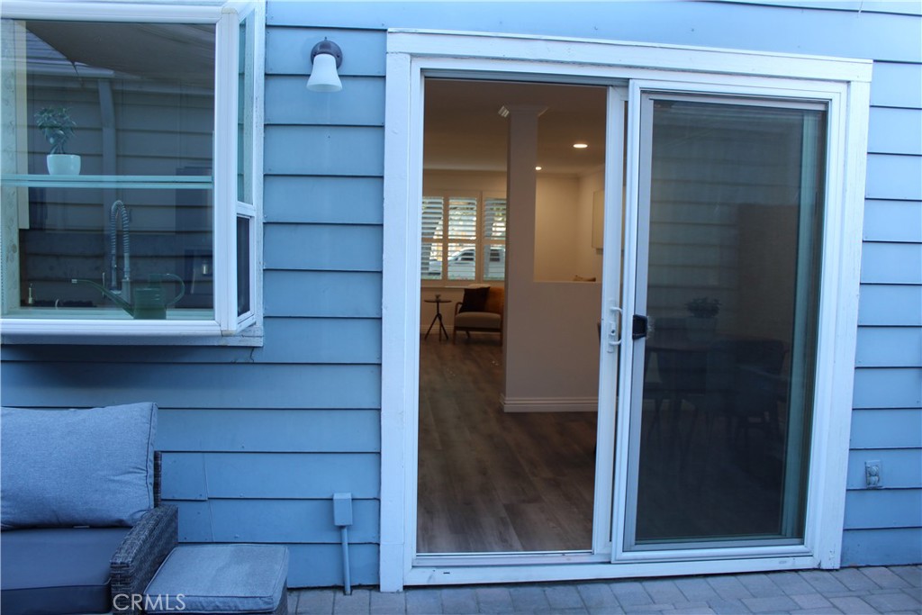 Pasadena, California, 91101, United States, 2 Bedrooms Bedrooms, ,2 BathroomsBathrooms,Residential,For Sale,1944784