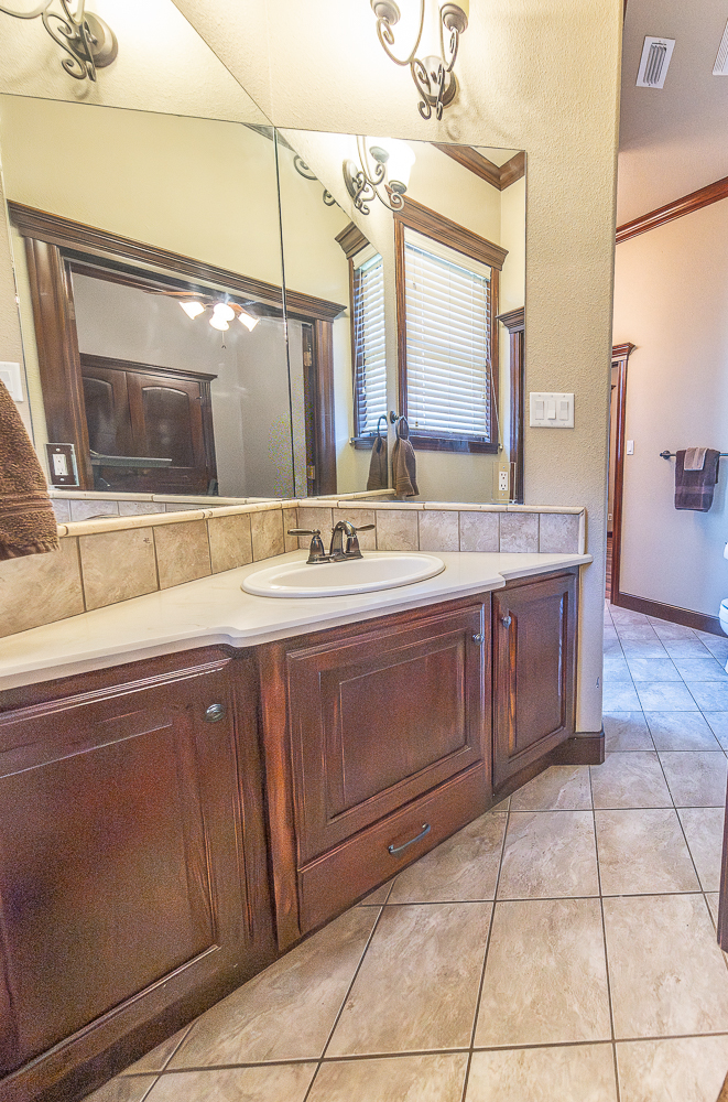 Lubbock, Texas, 79424, United States, 4 Bedrooms Bedrooms, ,4 BathroomsBathrooms,Residential,For Sale,1901178