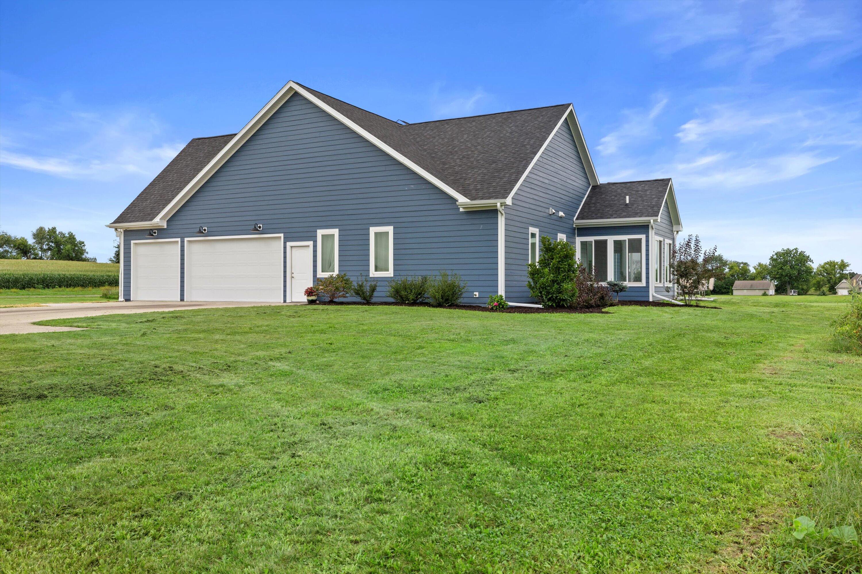 Bloomfield, Wisconsin, 53147, United States, 5 Bedrooms Bedrooms, ,3 BathroomsBathrooms,Residential,For Sale,1921596