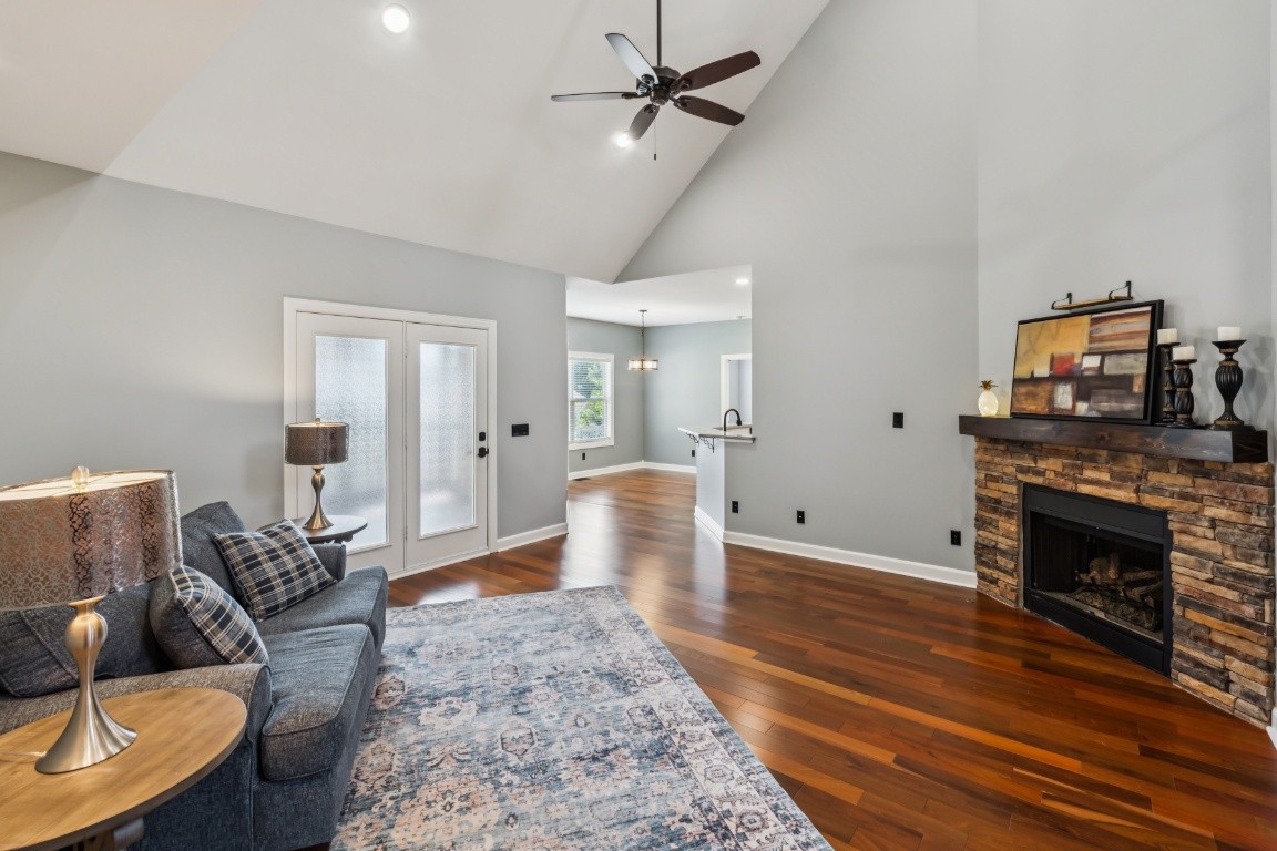 Nashville, Tennessee, 37221, United States, 4 Bedrooms Bedrooms, ,4 BathroomsBathrooms,Residential,For Sale,1940986