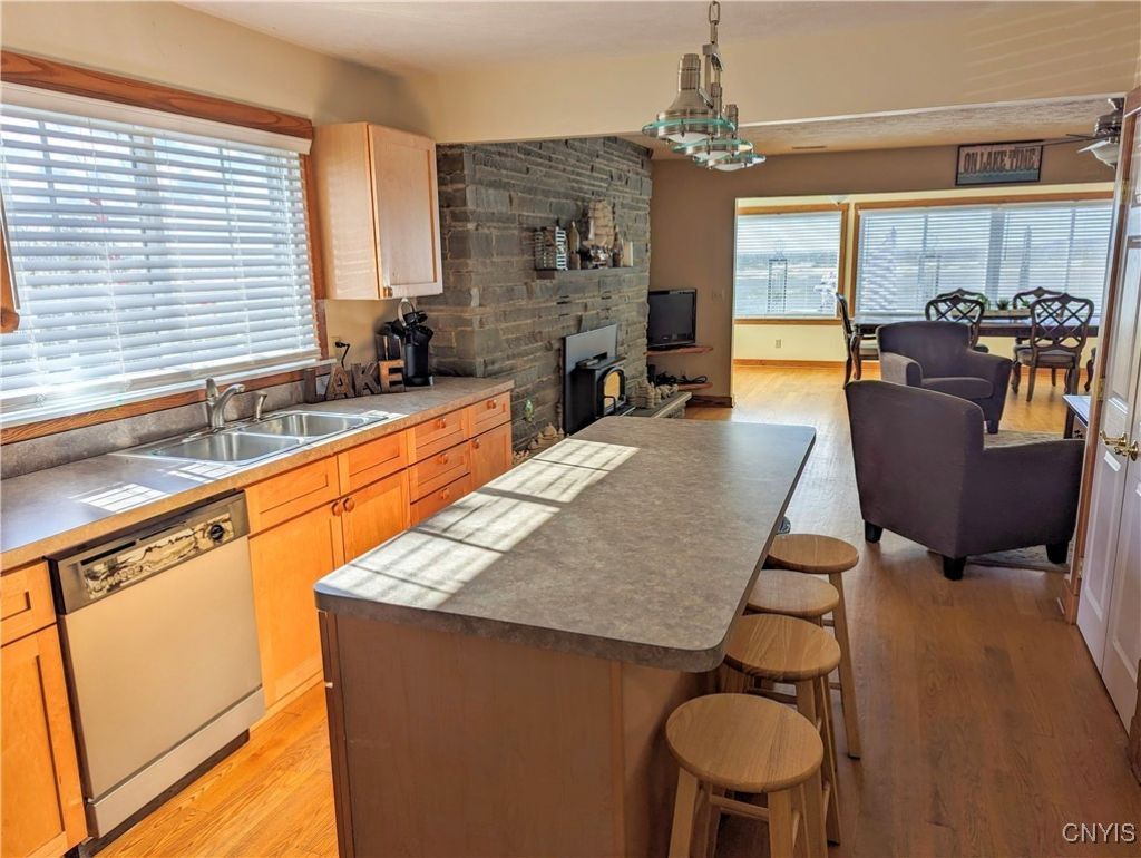 Sylvan Beach, New York, 13157, United States, 4 Bedrooms Bedrooms, ,2 BathroomsBathrooms,Residential,For Sale,1988028