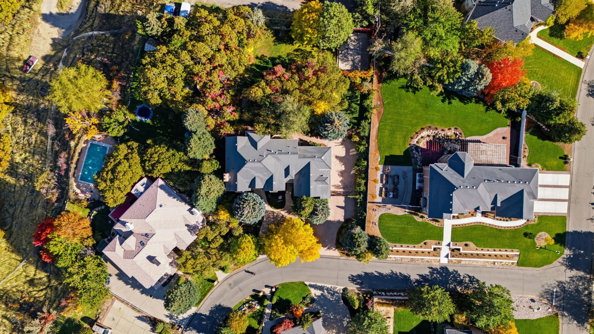 Sandy, Utah, 84092, United States, 6 Bedrooms Bedrooms, ,7 BathroomsBathrooms,Residential,For Sale,1988296