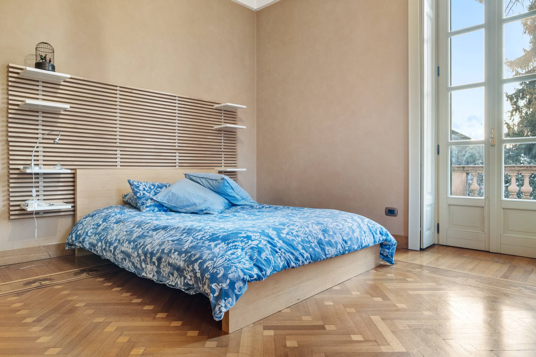 Varese, Varese, 21100, IT, 8 Bedrooms Bedrooms, ,8 BathroomsBathrooms,Residential,For Sale,1796784