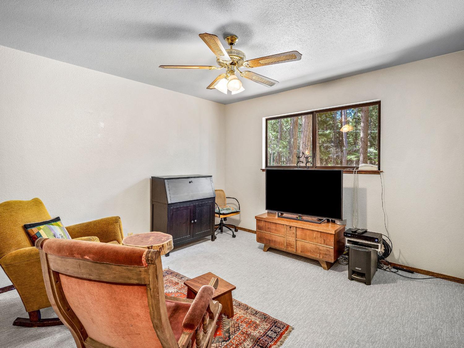 Nevada City, California, 95959, United States, 3 Bedrooms Bedrooms, ,3 BathroomsBathrooms,Residential,For Sale,1945021