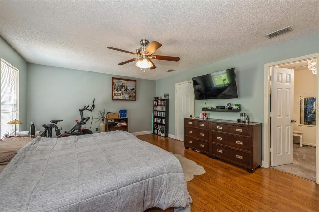 Longwood, Florida, 32750, United States, 6 Bedrooms Bedrooms, ,4 BathroomsBathrooms,Residential,For Sale,1896627