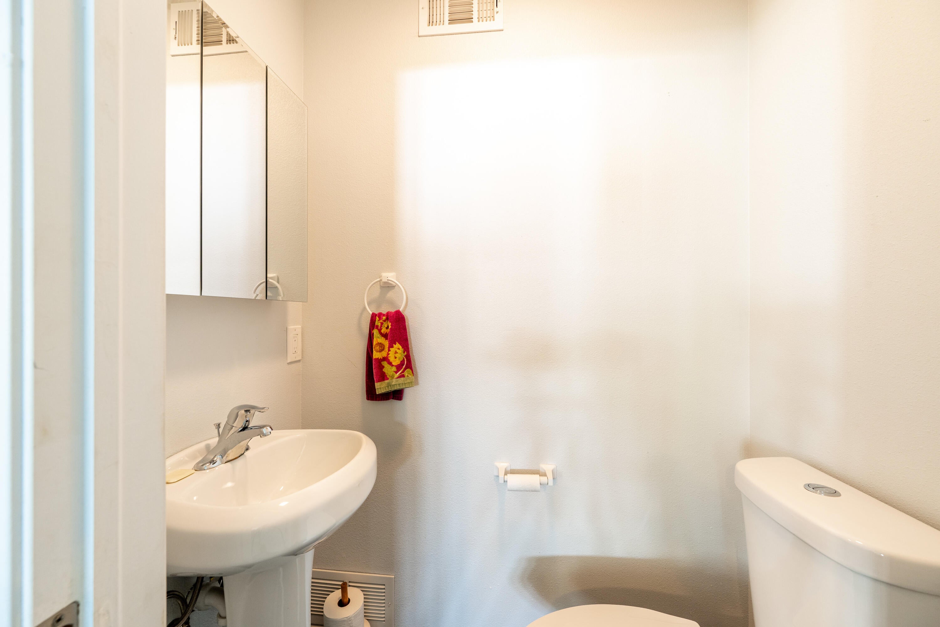 Dayton, Wyoming, 82836, United States, 3 Bedrooms Bedrooms, ,4 BathroomsBathrooms,Residential,For Sale,2015288