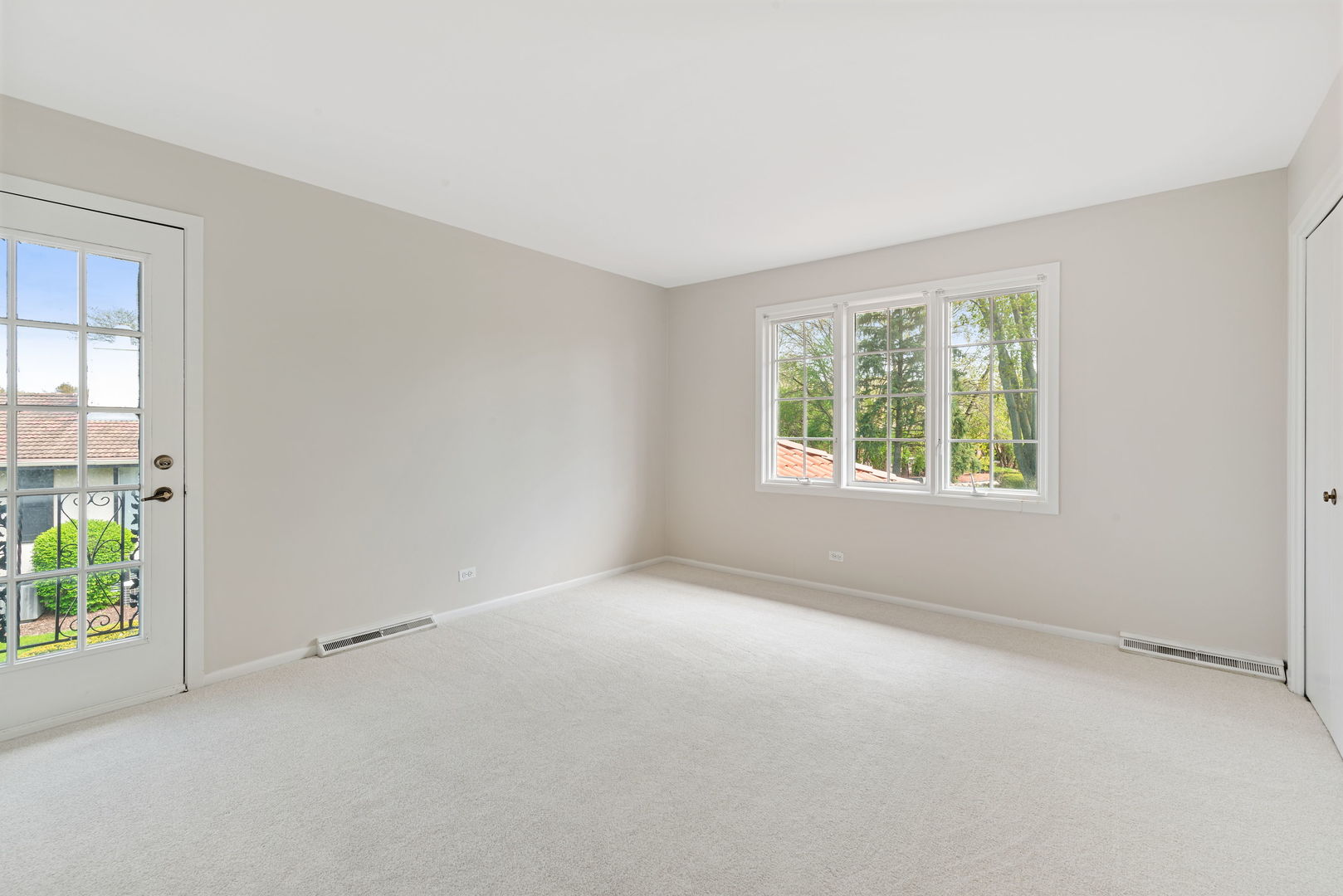 Oak Brook, Illinois, 60523, United States, 5 Bedrooms Bedrooms, ,6 BathroomsBathrooms,Residential,For Sale,1796873