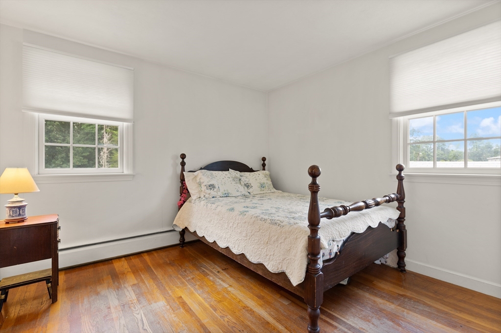Easton, Massachusetts, 02375, United States, 6 Bedrooms Bedrooms, ,2 BathroomsBathrooms,Residential,For Sale,1927238
