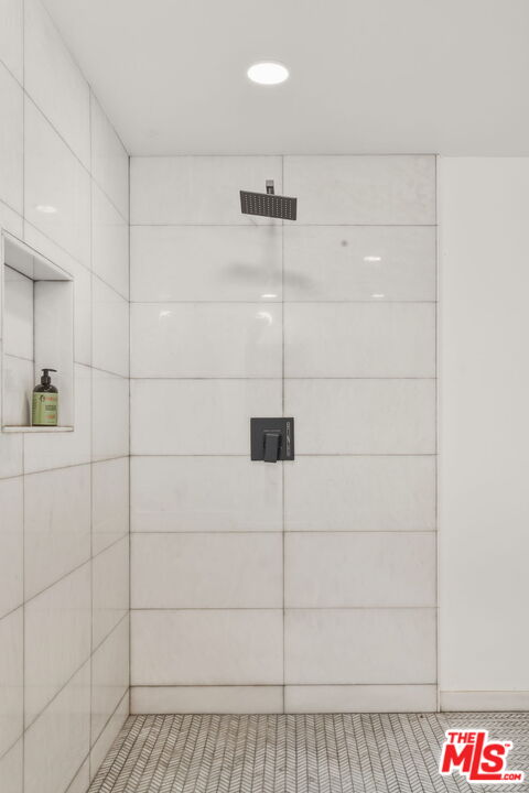 Los Angeles, California, 90049, United States, 3 Bedrooms Bedrooms, ,3 BathroomsBathrooms,Residential,For Sale,2002903