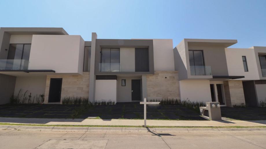 Rinc?n de la Monta?a, Morelia, Michoacán de Ocampo, 58350, Mexico, 4 Bedrooms Bedrooms, ,4 BathroomsBathrooms,Residential,For Sale,Rinc?n de la Monta?a,1440686