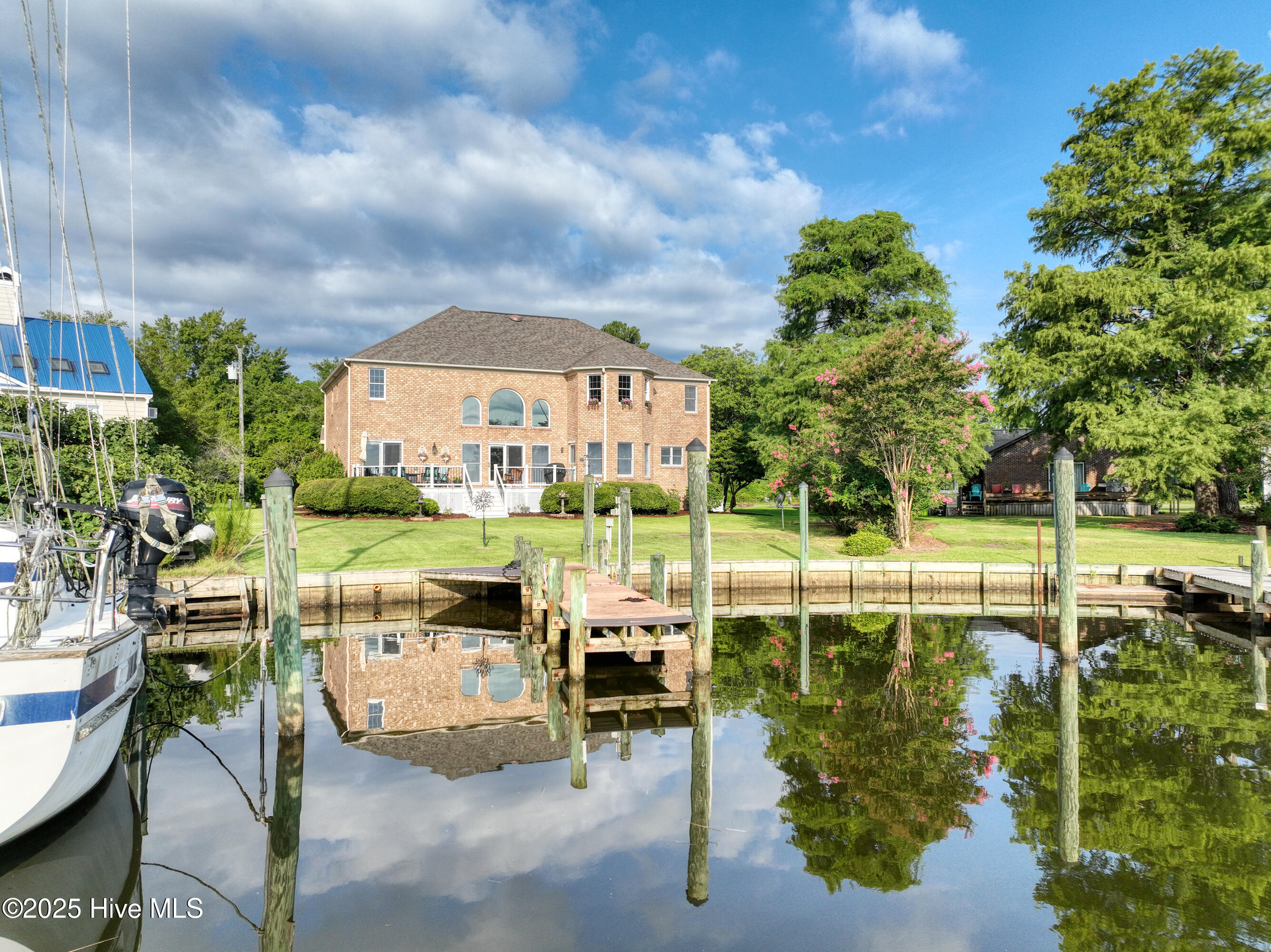 New Bern, North Carolina, 28560, United States, 4 Bedrooms Bedrooms, ,3 BathroomsBathrooms,Residential,For Sale,1907556