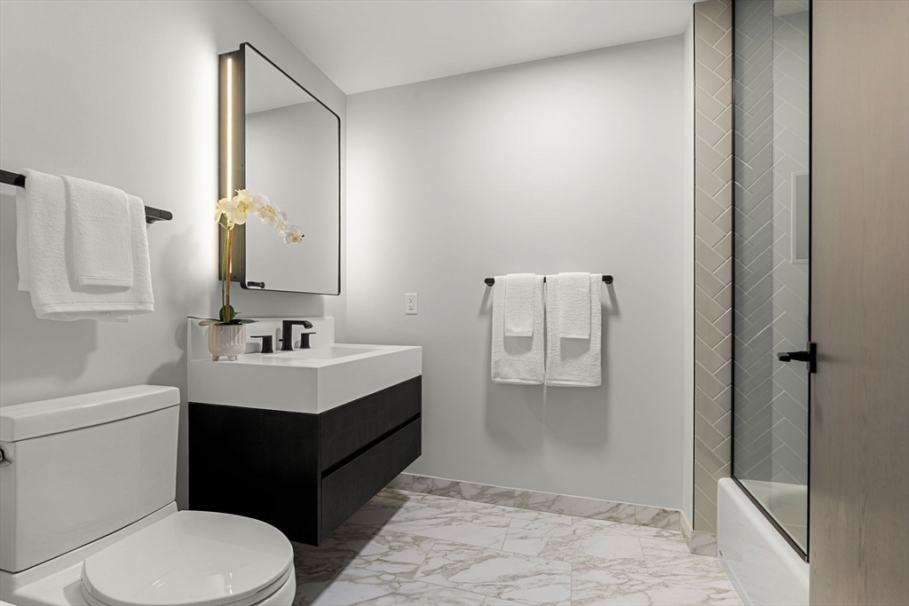 Boston, Massachusetts, 02116, United States, 2 Bedrooms Bedrooms, ,2 BathroomsBathrooms,Residential,For Sale,1995854