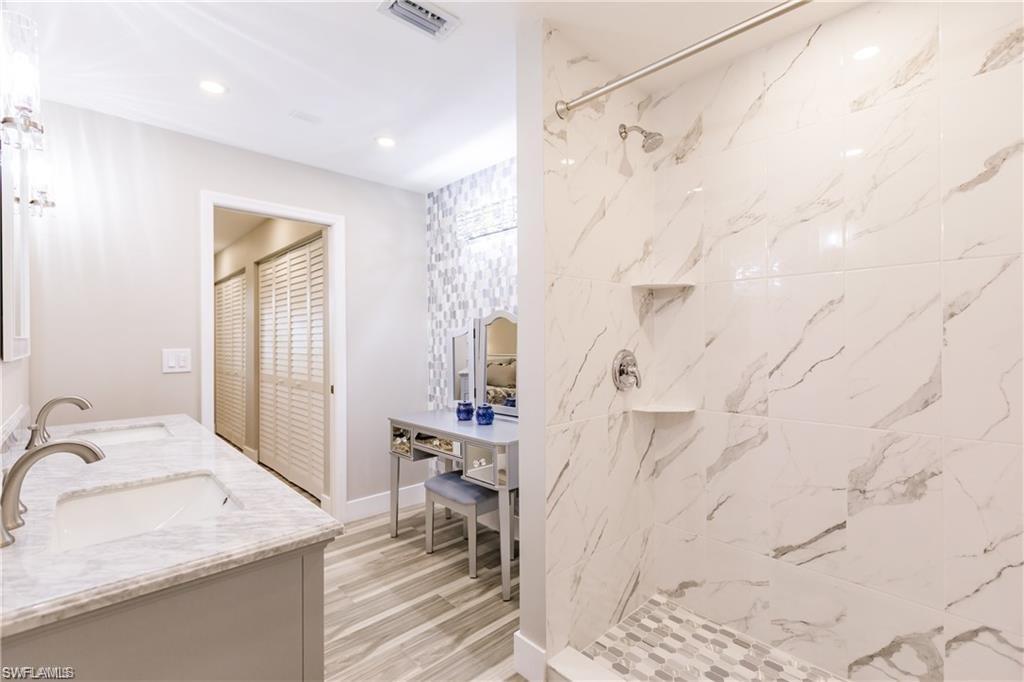 NAPLES, Florida, 34102, United States, 2 Bedrooms Bedrooms, ,2 BathroomsBathrooms,Residential,For Sale,1981542