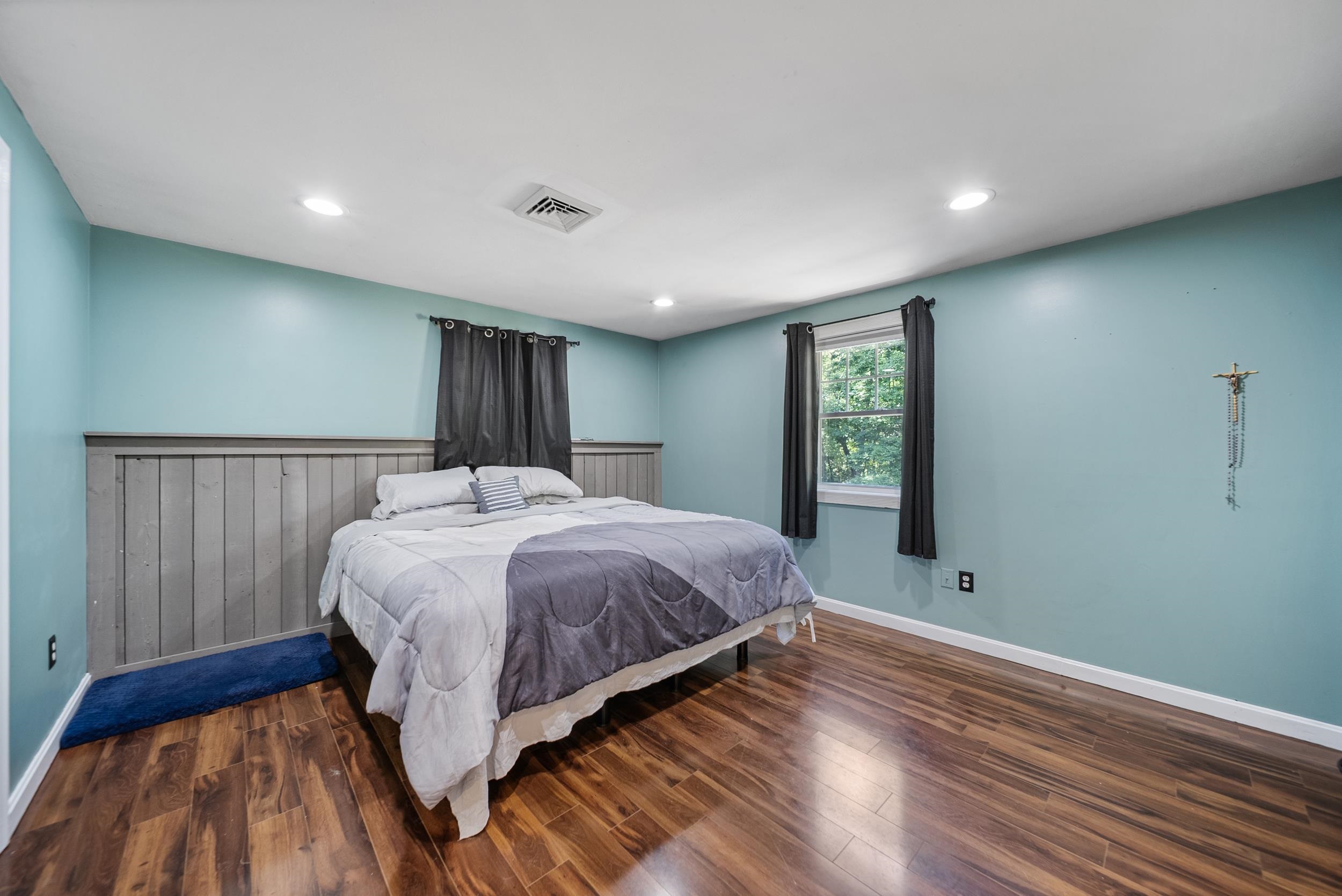 Derry, New Hampshire, 03038, United States, 3 Bedrooms Bedrooms, ,1 BathroomBathrooms,Residential,For Sale,1938906