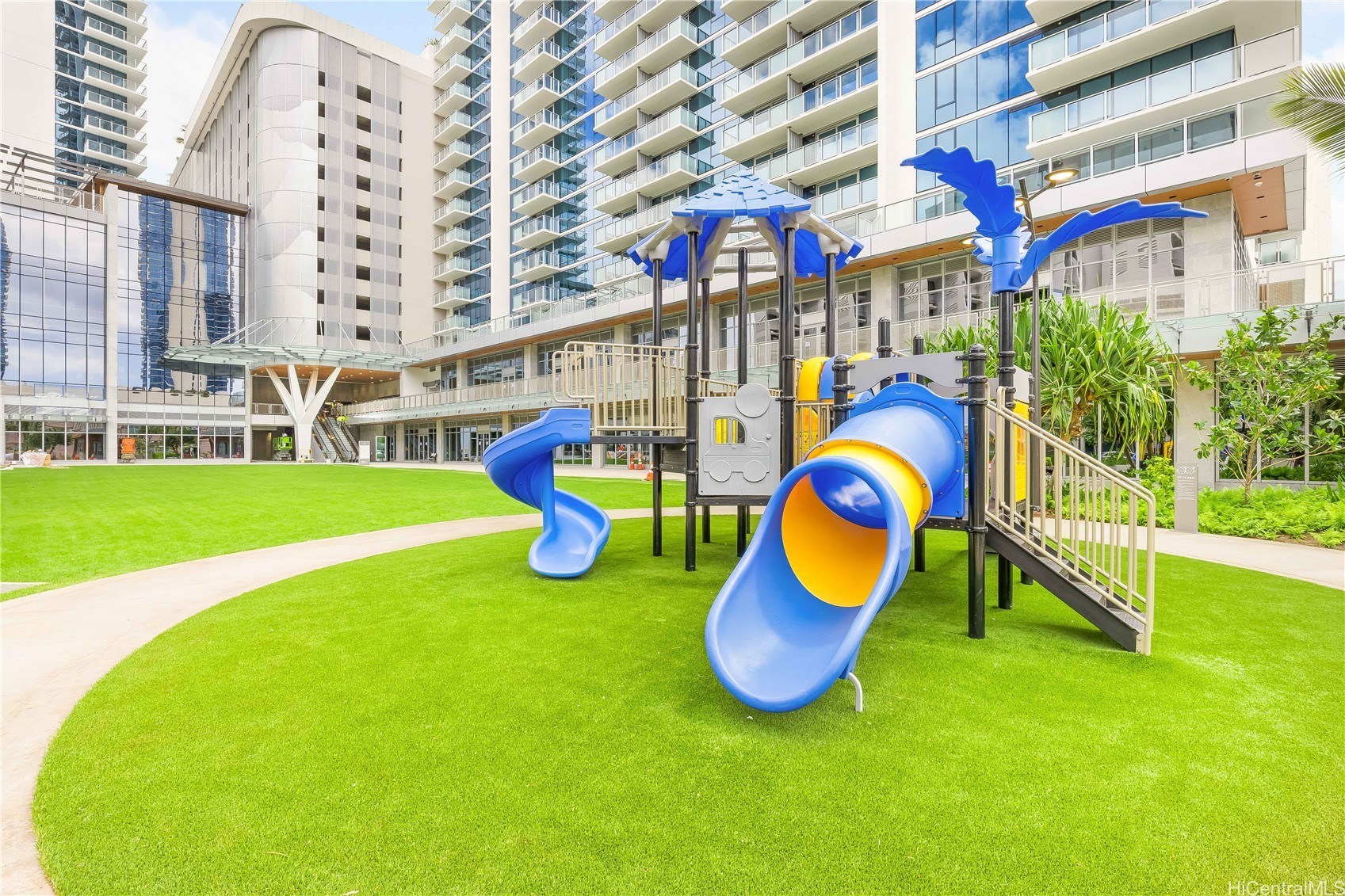 Honolulu, Hawaii, 96814, United States, 2 Bedrooms Bedrooms, ,2 BathroomsBathrooms,Residential,For Sale,1960567