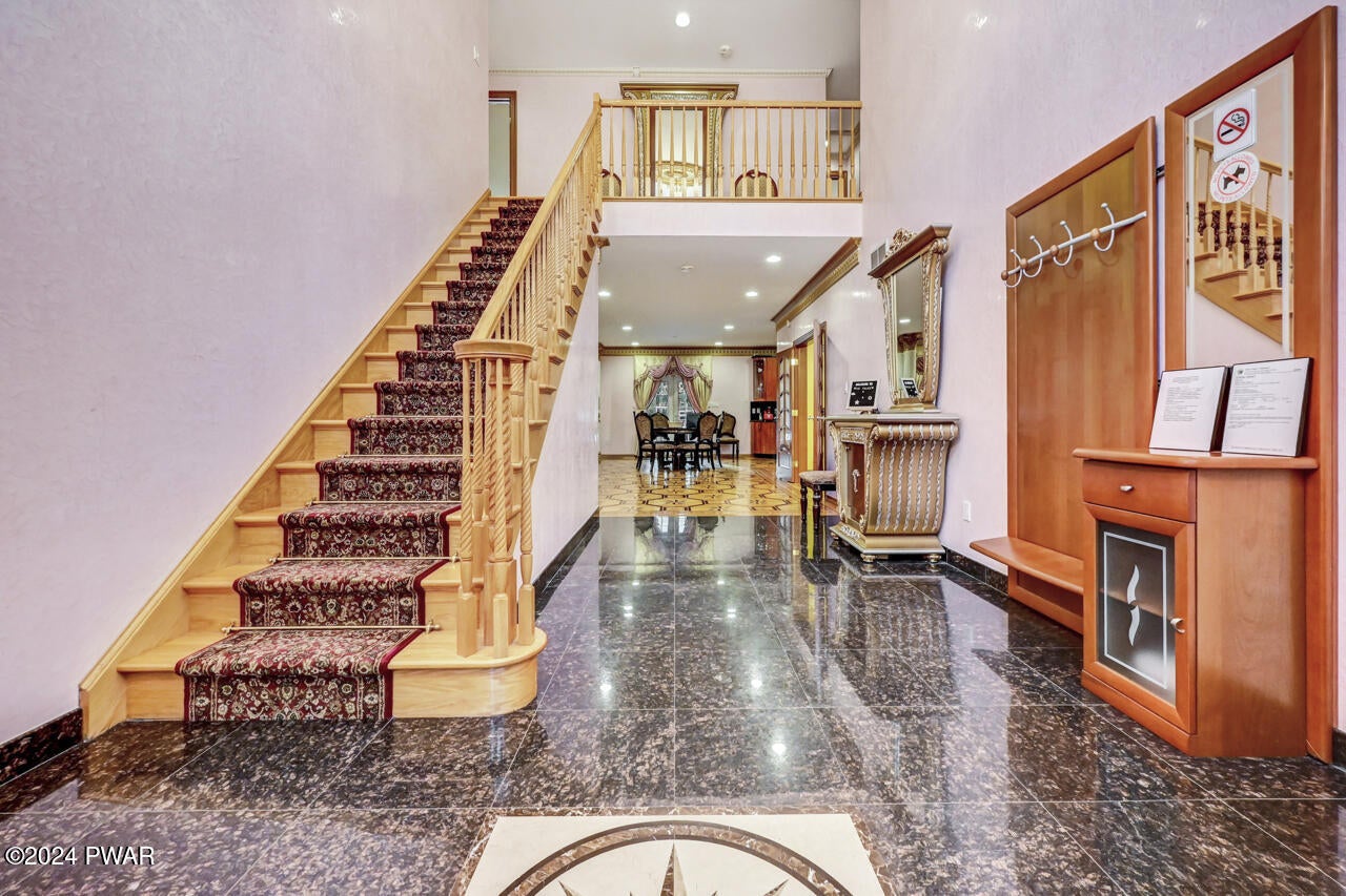 Albrightsville, Pennsylvania, 18210, United States, 4 Bedrooms Bedrooms, ,5 BathroomsBathrooms,Residential,For Sale,1982857