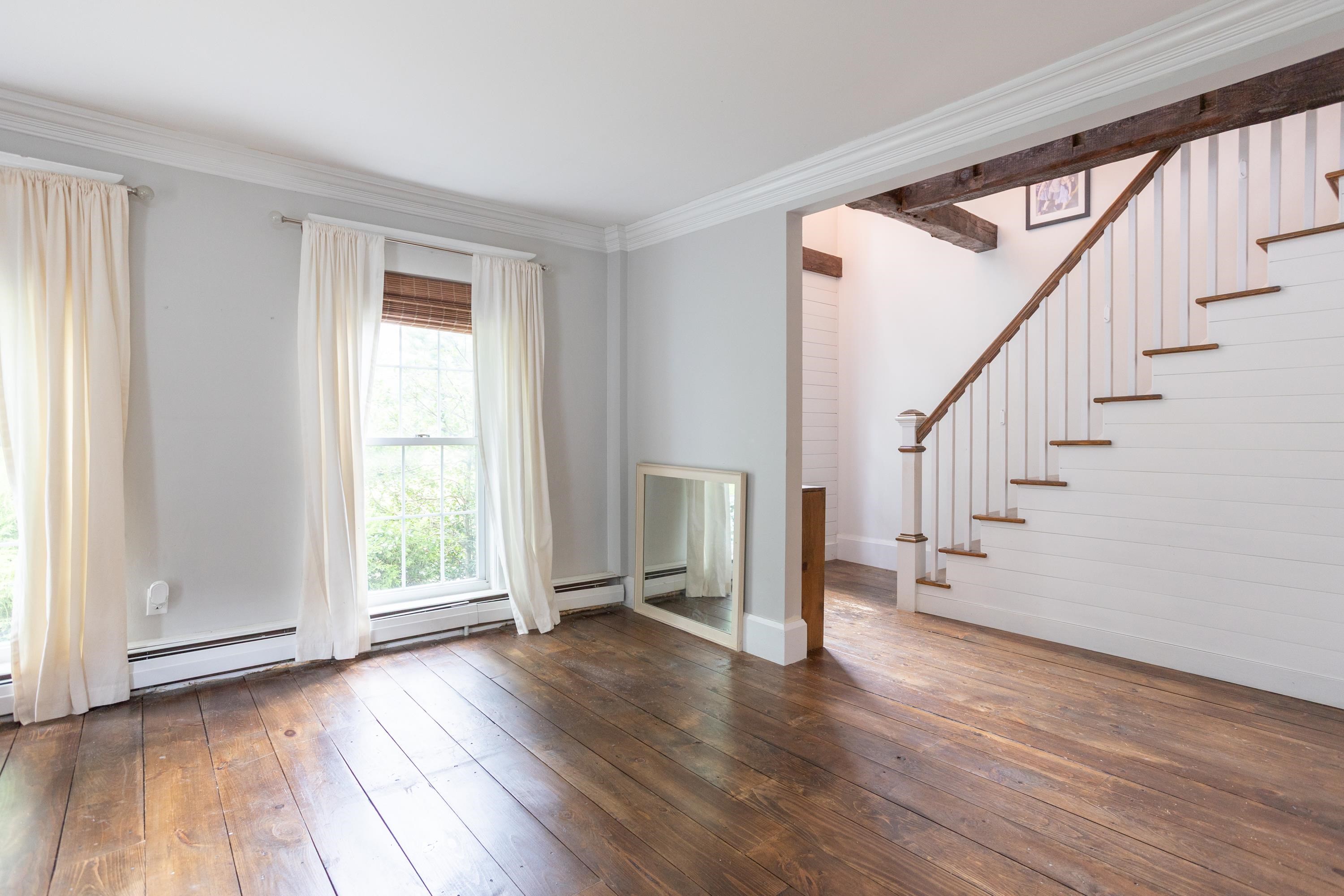 Hollis, New Hampshire, 03049, United States, 4 Bedrooms Bedrooms, ,4 BathroomsBathrooms,Residential,For Sale,1895545