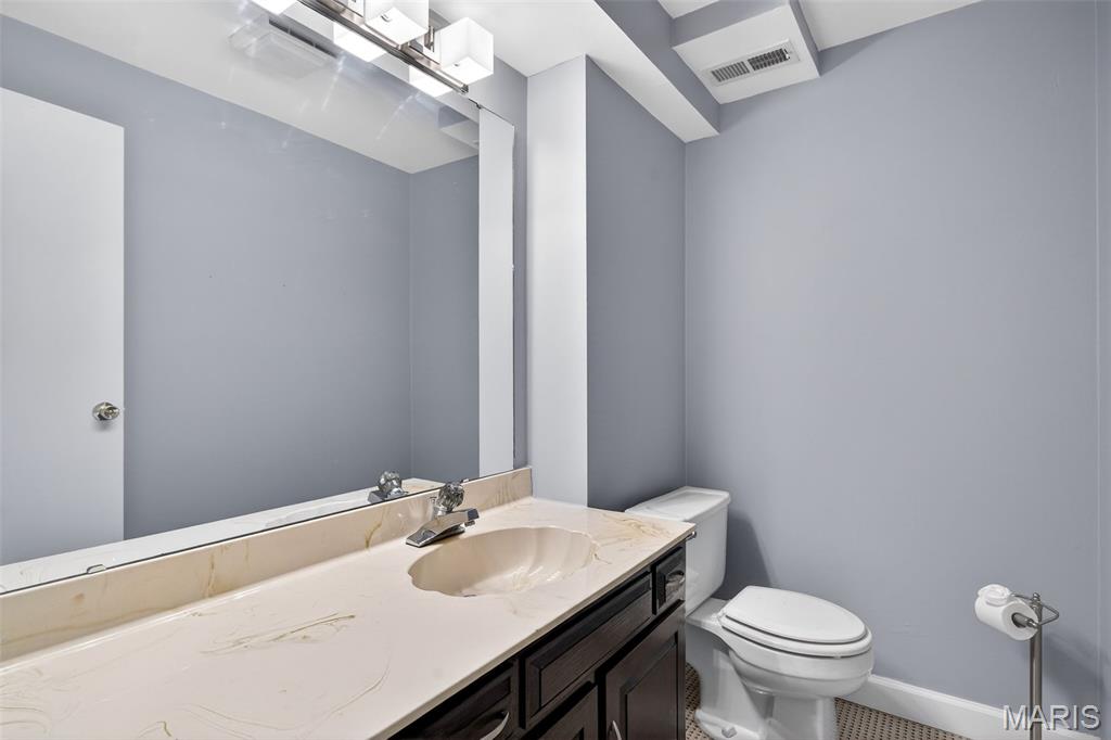 Lake St Louis, Missouri, 63367, United States, 5 Bedrooms Bedrooms, ,5 BathroomsBathrooms,Residential,For Sale,2001706