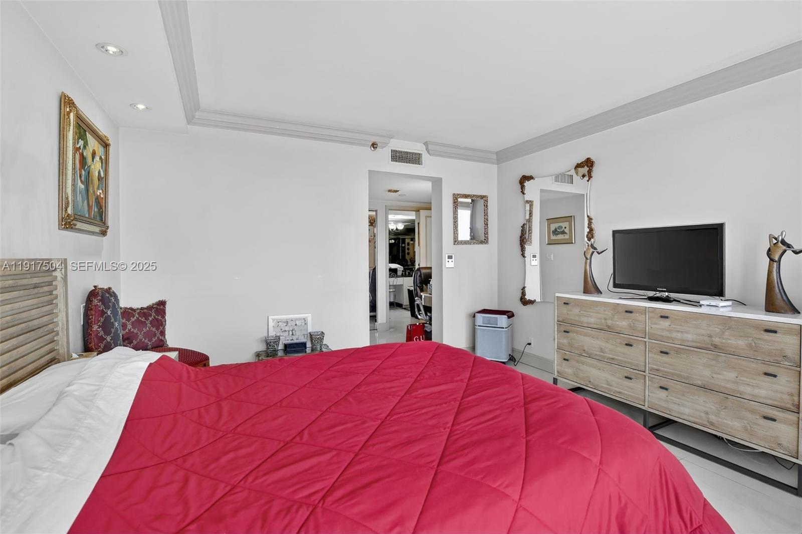 Aventura, Florida, 33160, United States, 3 Bedrooms Bedrooms, ,3 BathroomsBathrooms,Residential,For Sale,1997076