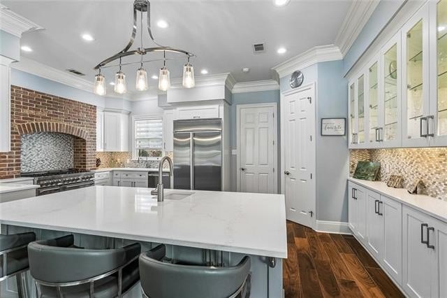 Mandeville, Louisiana, 70471, United States, 5 Bedrooms Bedrooms, ,6 BathroomsBathrooms,Residential,For Sale,2025079