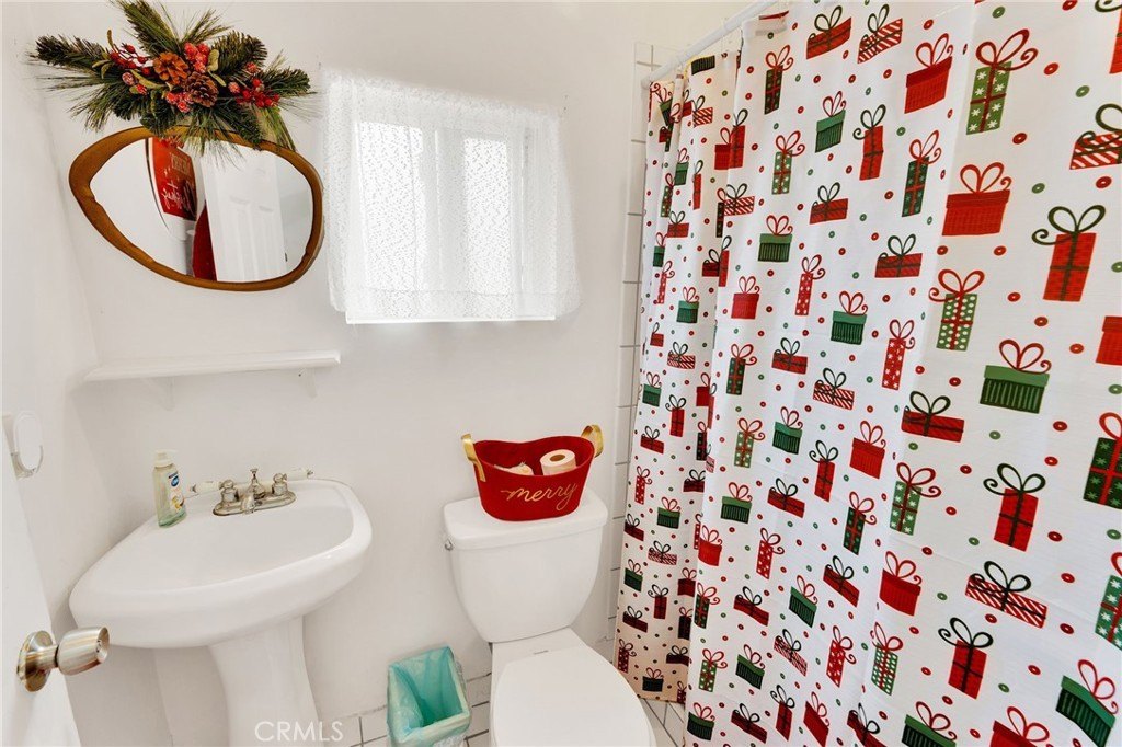 Los Angeles, California, 90044, United States, 3 Bedrooms Bedrooms, ,2 BathroomsBathrooms,Residential,For Sale,1931570