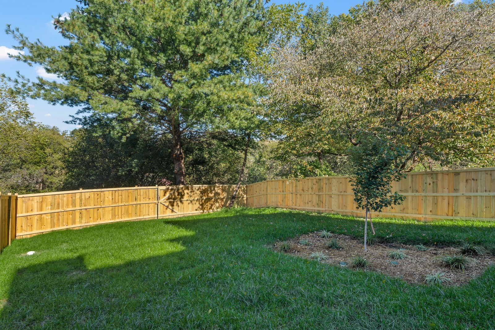 Nashville, Tennessee, 37206, United States, 4 Bedrooms Bedrooms, ,7 BathroomsBathrooms,Residential,For Sale,1989518