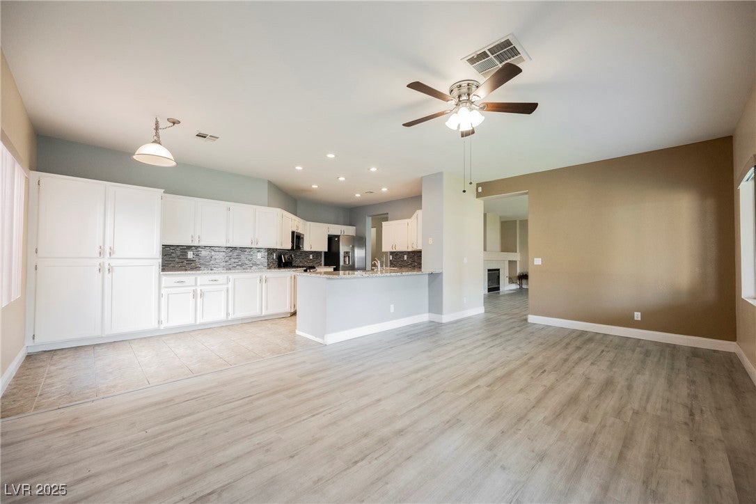 Henderson, Nevada, 89015, United States, 5 Bedrooms Bedrooms, ,2 BathroomsBathrooms,Residential,For Sale,1976773