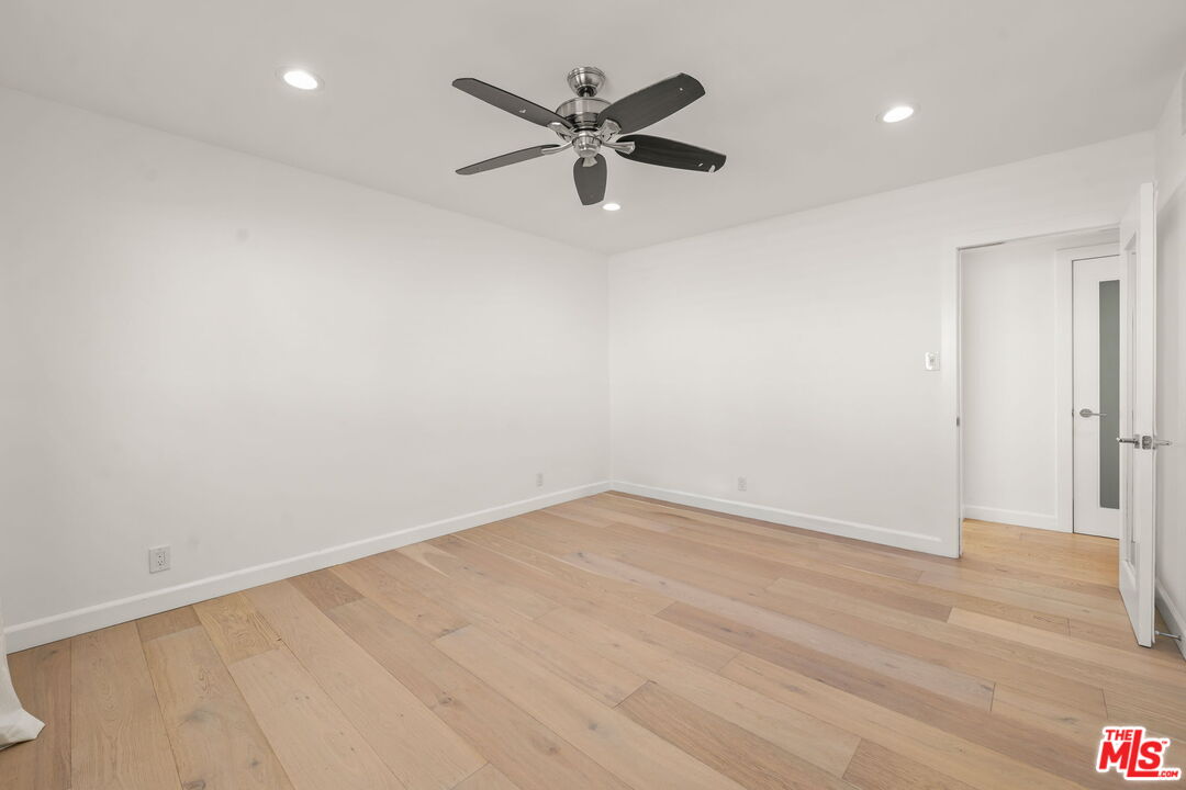 Los Angeles, California, 90046, United States, 3 Bedrooms Bedrooms, ,3 BathroomsBathrooms,Residential,For Sale,1989732