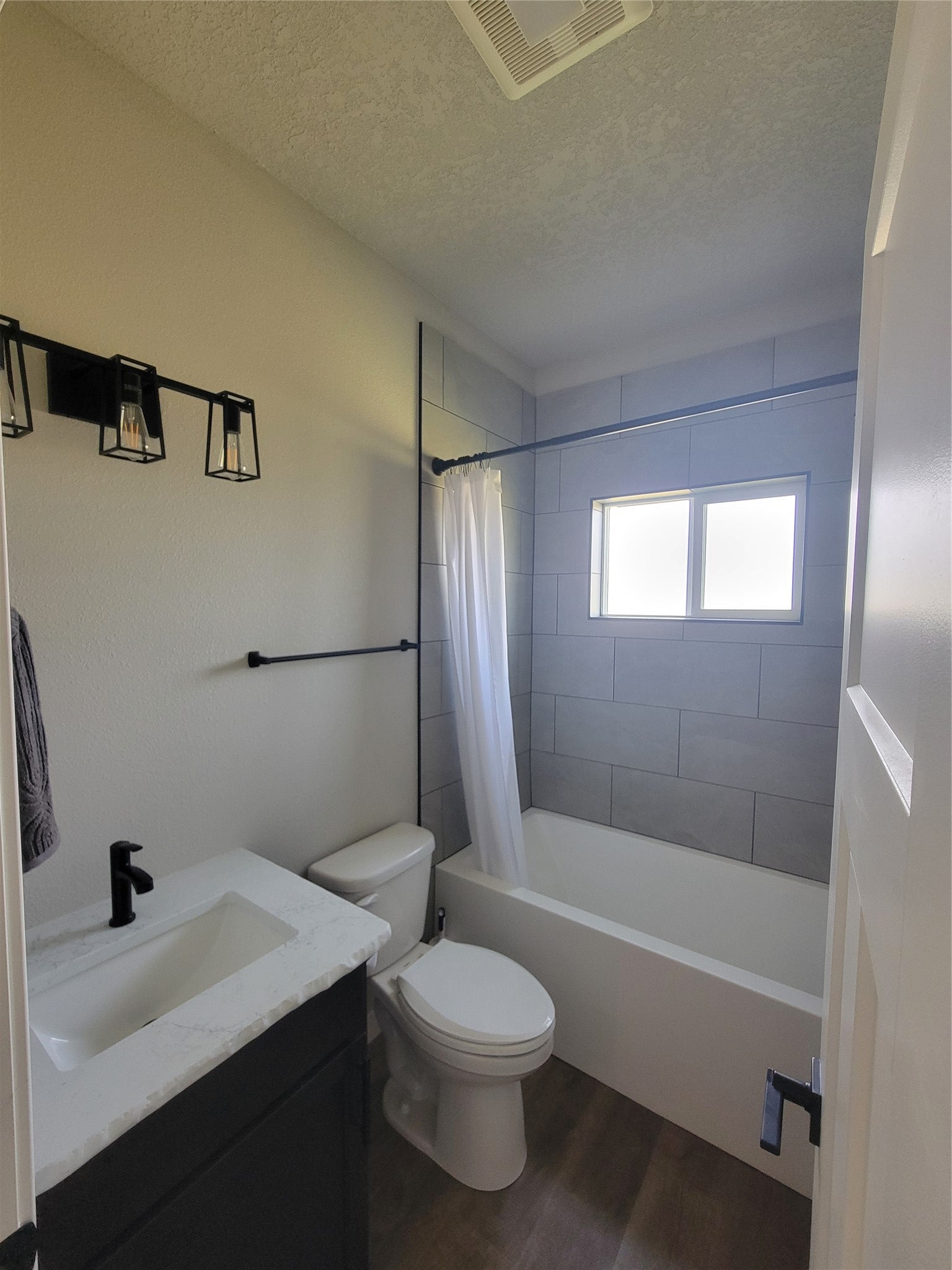 Plains, Montana, 59859, United States, 6 Bedrooms Bedrooms, ,3 BathroomsBathrooms,Residential,For Sale,1866900