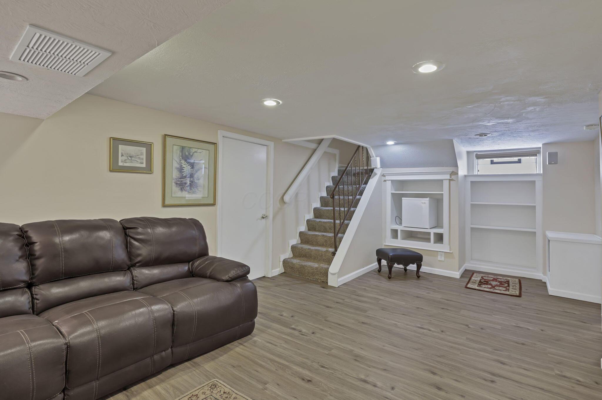 Bexley, Ohio, 43209, United States, 4 Bedrooms Bedrooms, ,3 BathroomsBathrooms,Residential,For Sale,1978539