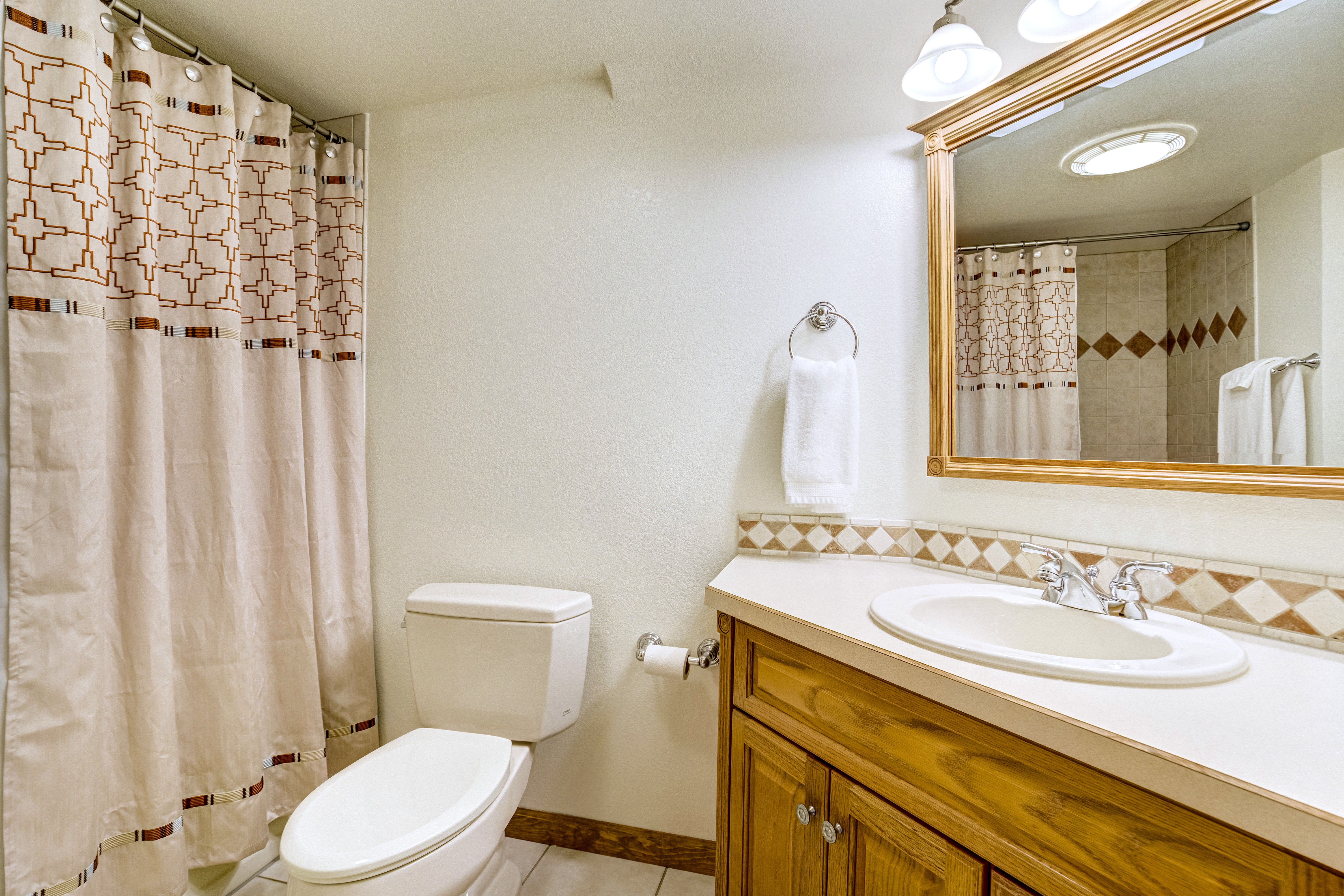  Impeccably Maintained Craftsman Retreat on a Quiet Cul-de-Sac - 物件實景