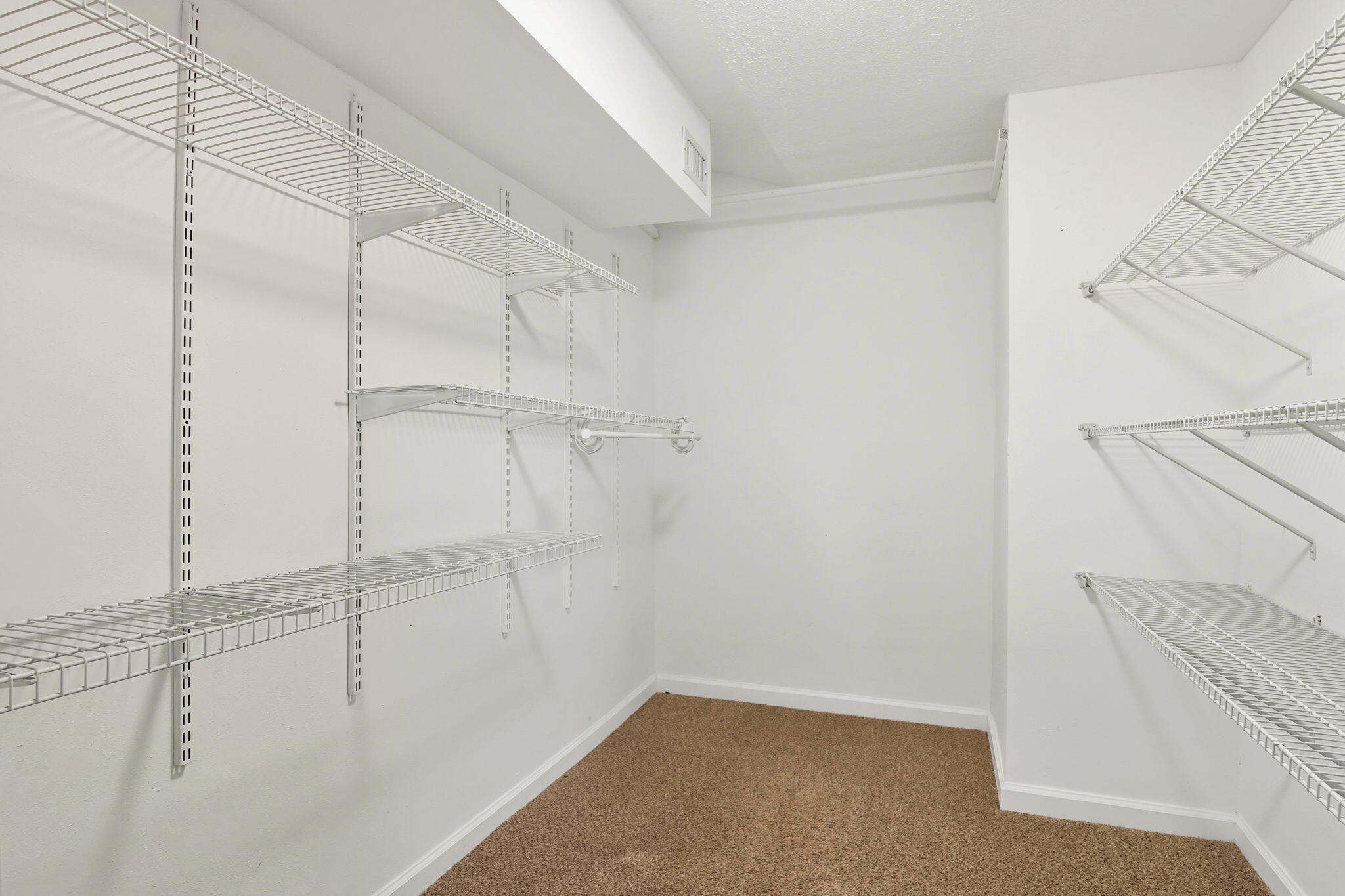 Niceville, Florida, 32578, United States, 4 Bedrooms Bedrooms, ,2 BathroomsBathrooms,Residential,For Sale,1961467