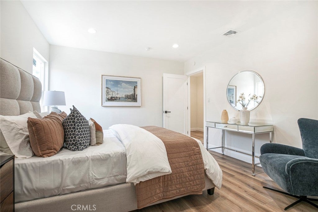 Los Angeles, California, 90066, United States, 3 Bedrooms Bedrooms, ,1 BathroomBathrooms,Residential,For Sale,1938749