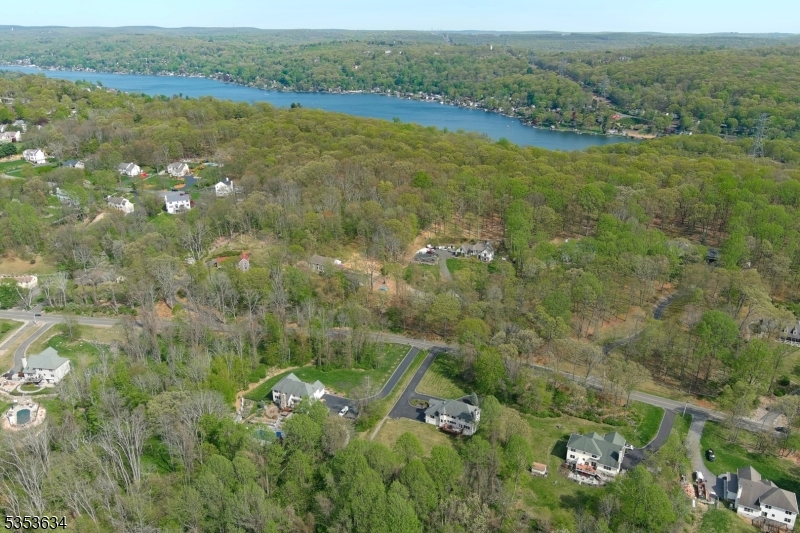 Andover Twp., New Jersey, 07821, United States, 4 Bedrooms Bedrooms, ,3 BathroomsBathrooms,Residential,For Sale,1793413