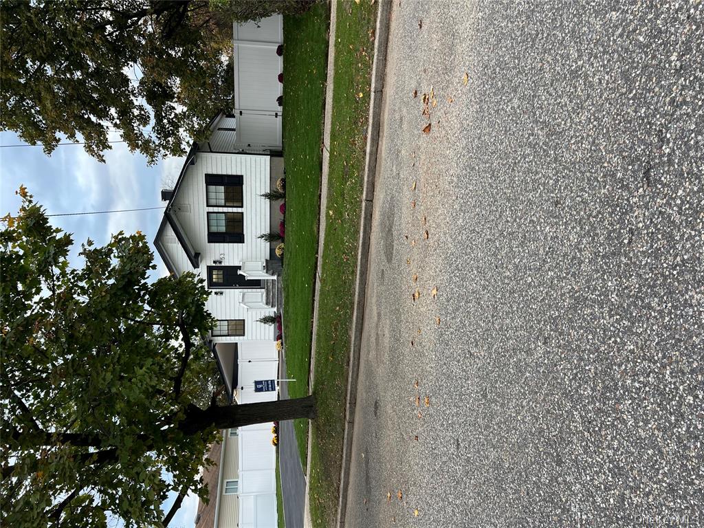 Central Islip, New York, 11722, United States, 3 Bedrooms Bedrooms, ,2 BathroomsBathrooms,Residential,For Sale,1971303