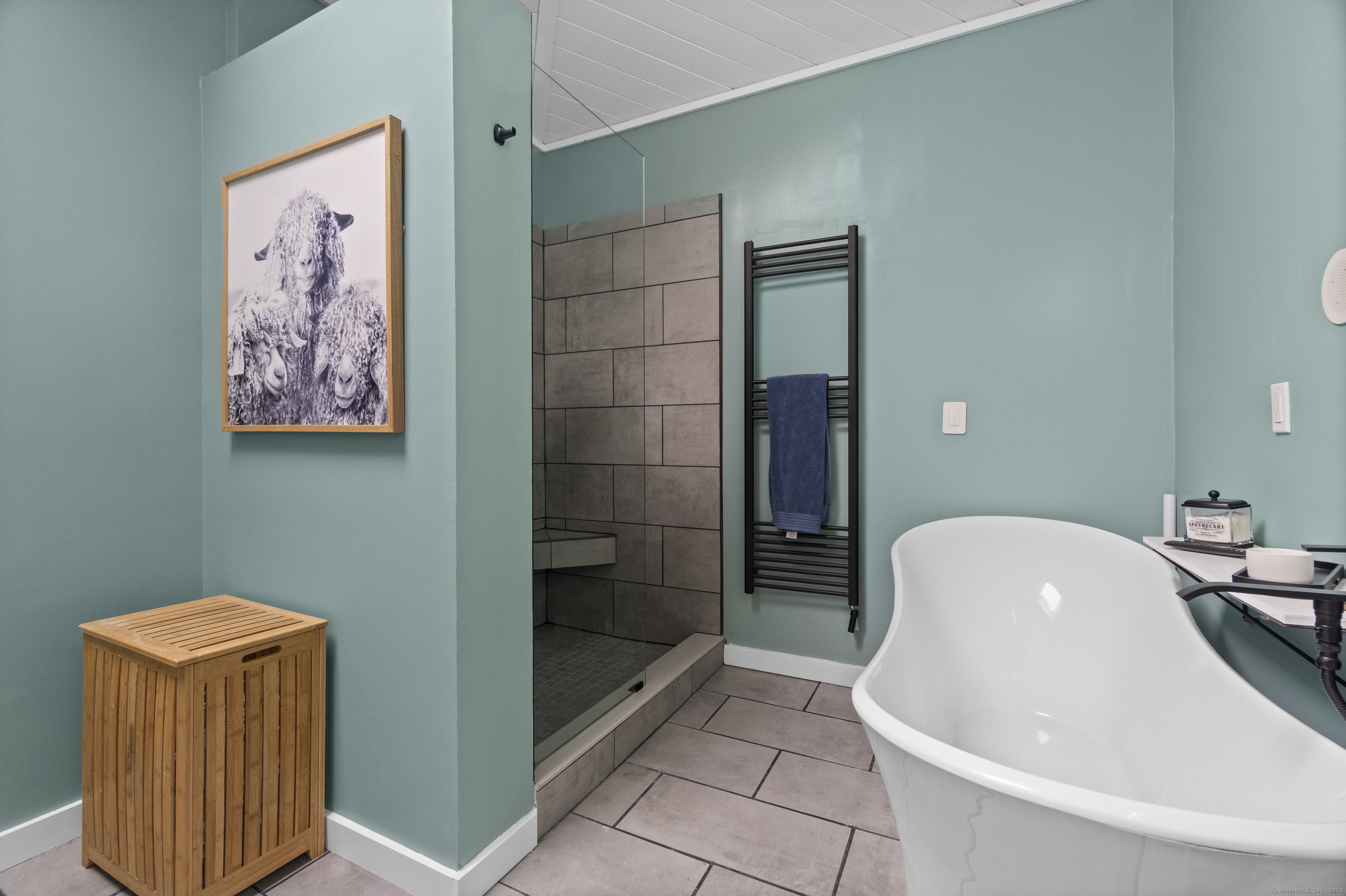 East Haven, Connecticut, 06512, United States, 4 Bedrooms Bedrooms, ,2 BathroomsBathrooms,Residential,For Sale,1939222