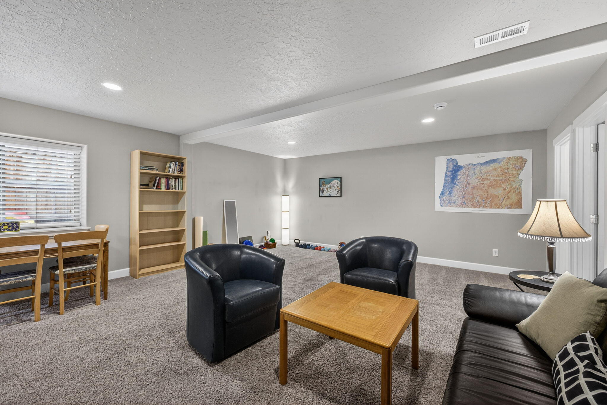 Bend, Oregon, 97701, United States, 4 Bedrooms Bedrooms, ,3 BathroomsBathrooms,Residential,For Sale,2003501