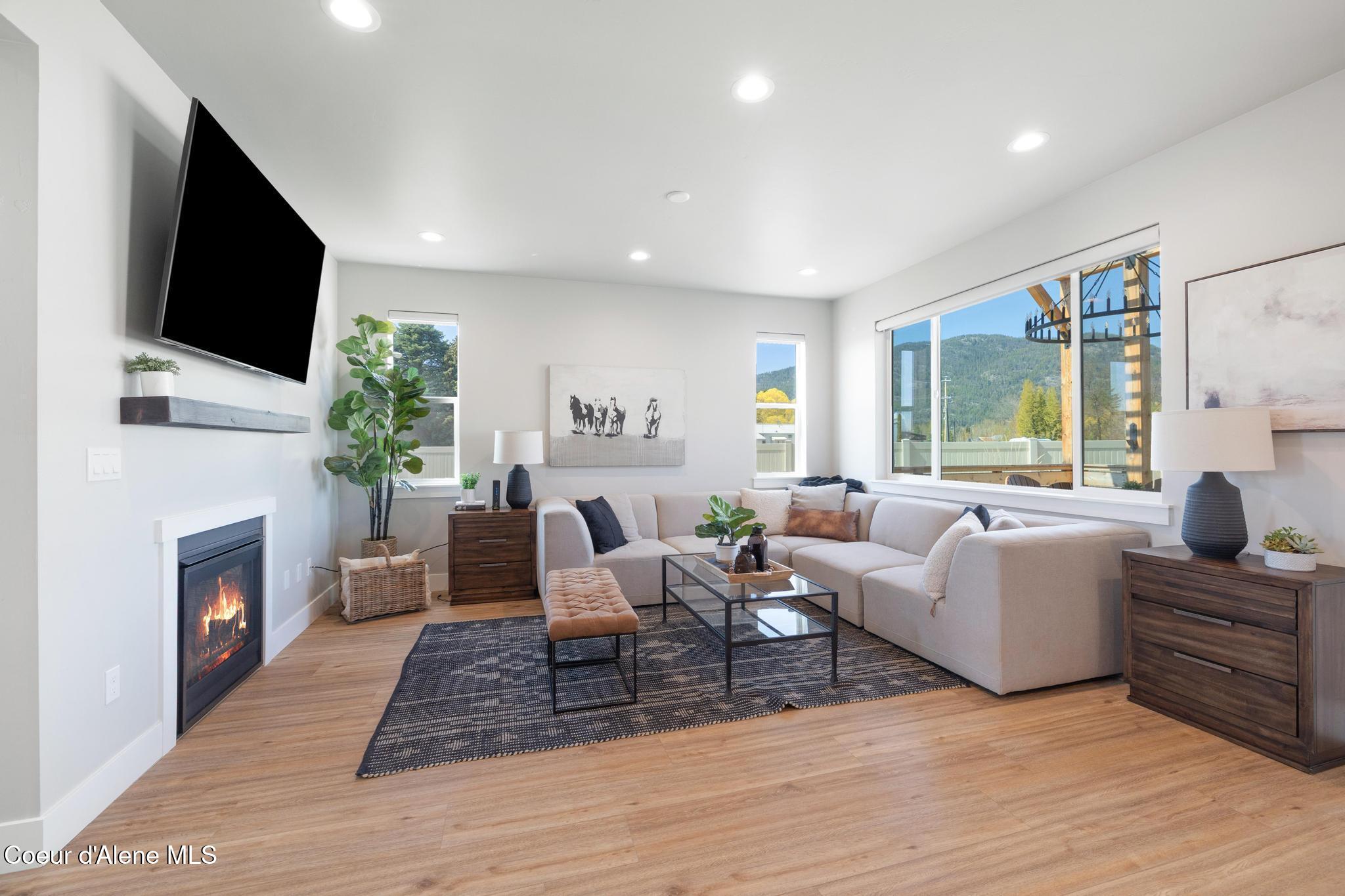 Sandpoint, Idaho, 83864, United States, 4 Bedrooms Bedrooms, ,3 BathroomsBathrooms,Residential,For Sale,1991362