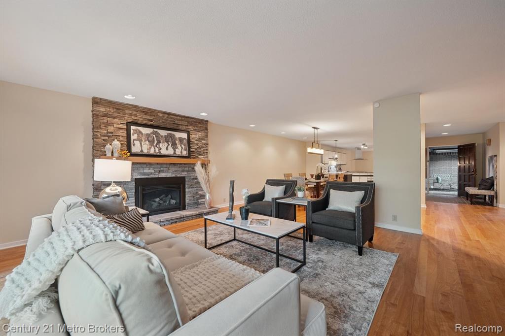 Grand Blanc, Michigan, 48439, United States, 3 Bedrooms Bedrooms, ,5 BathroomsBathrooms,Residential,For Sale,1986103