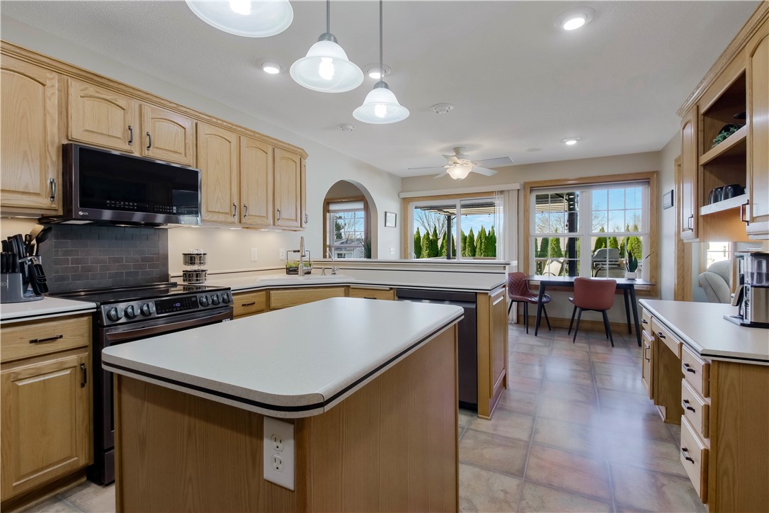 Chippewa Falls, Wisconsin, 54729, United States, 3 Bedrooms Bedrooms, ,4 BathroomsBathrooms,Residential,For Sale,1994232