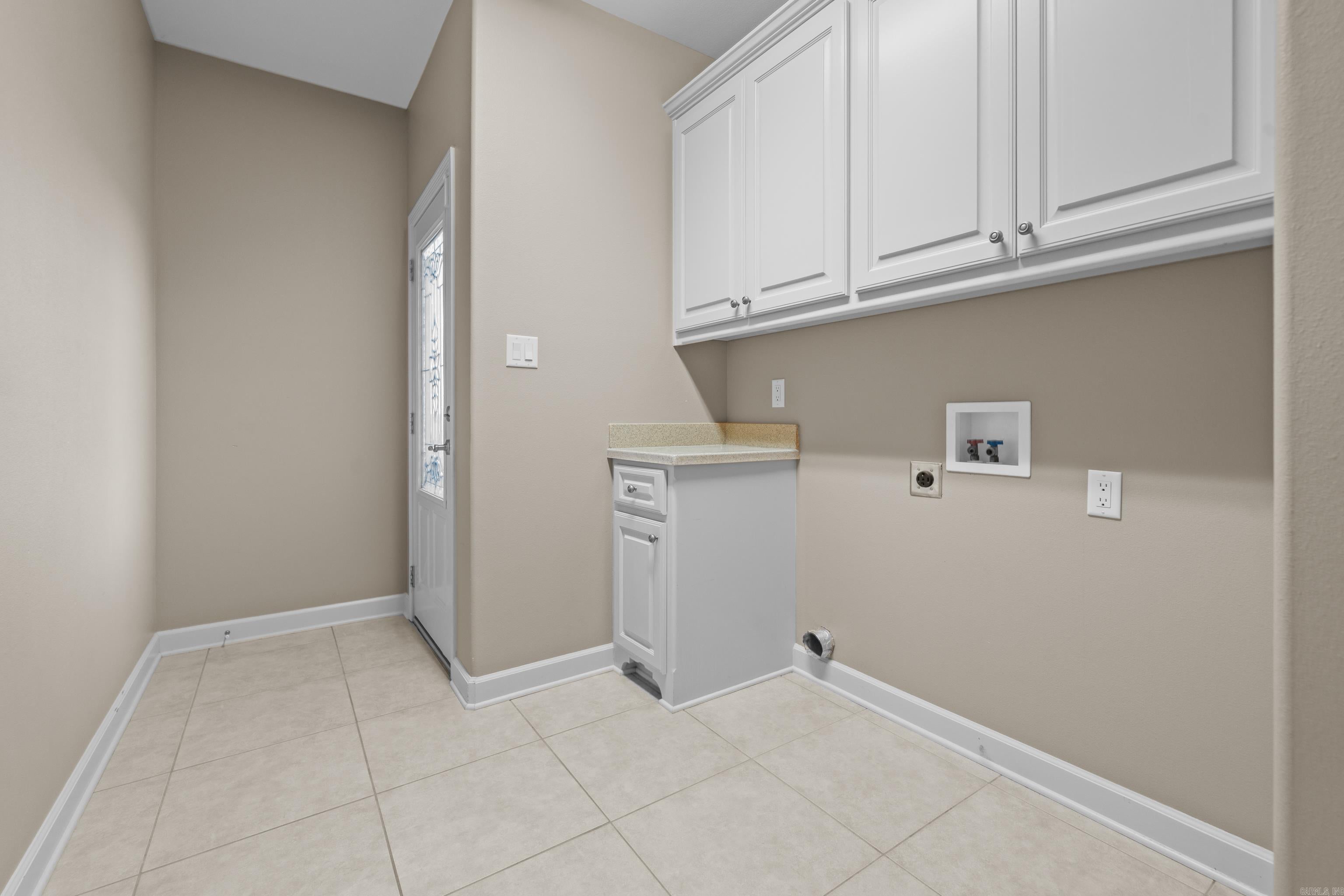 Hot Springs, Arkansas, 71913, United States, 4 Bedrooms Bedrooms, ,3 BathroomsBathrooms,Residential,For Sale,2006318